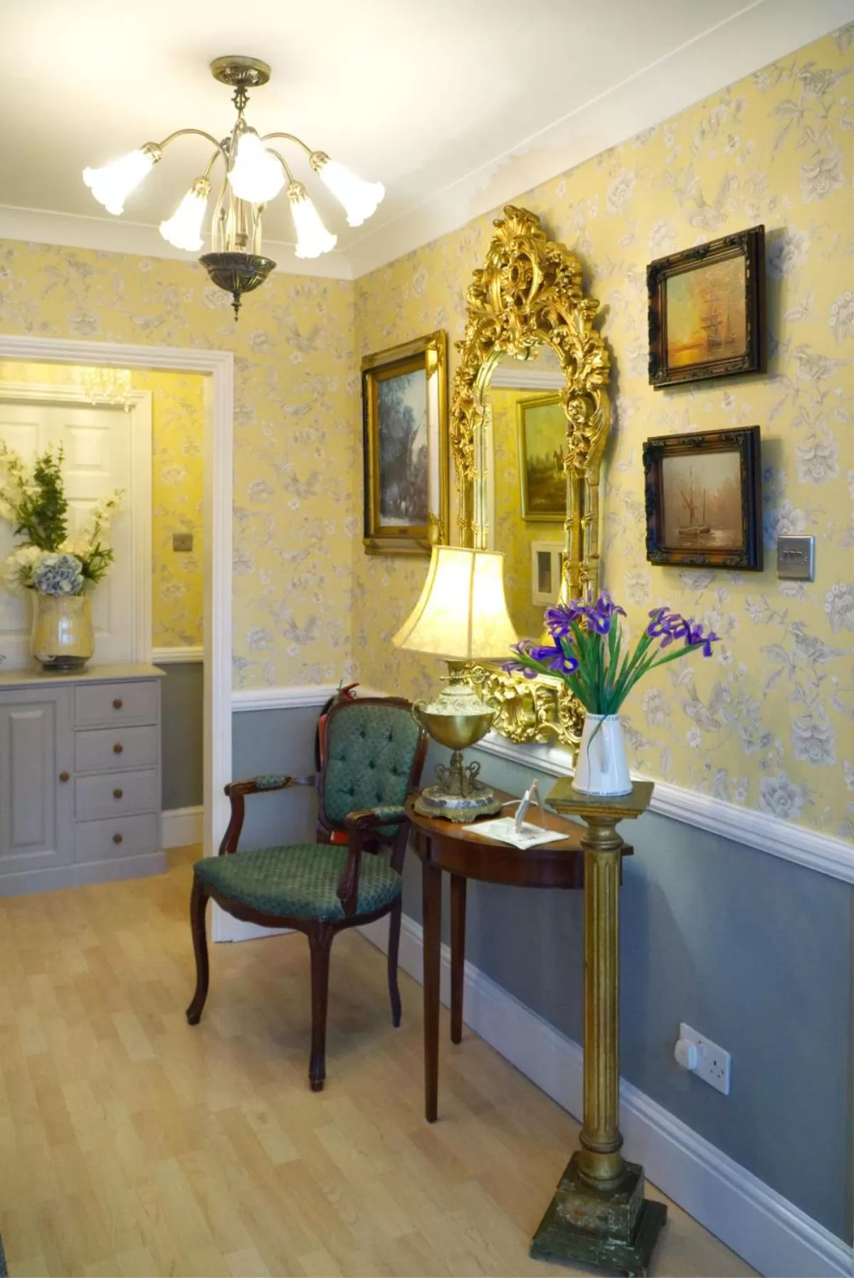 The Cambridge Guest House by Tas