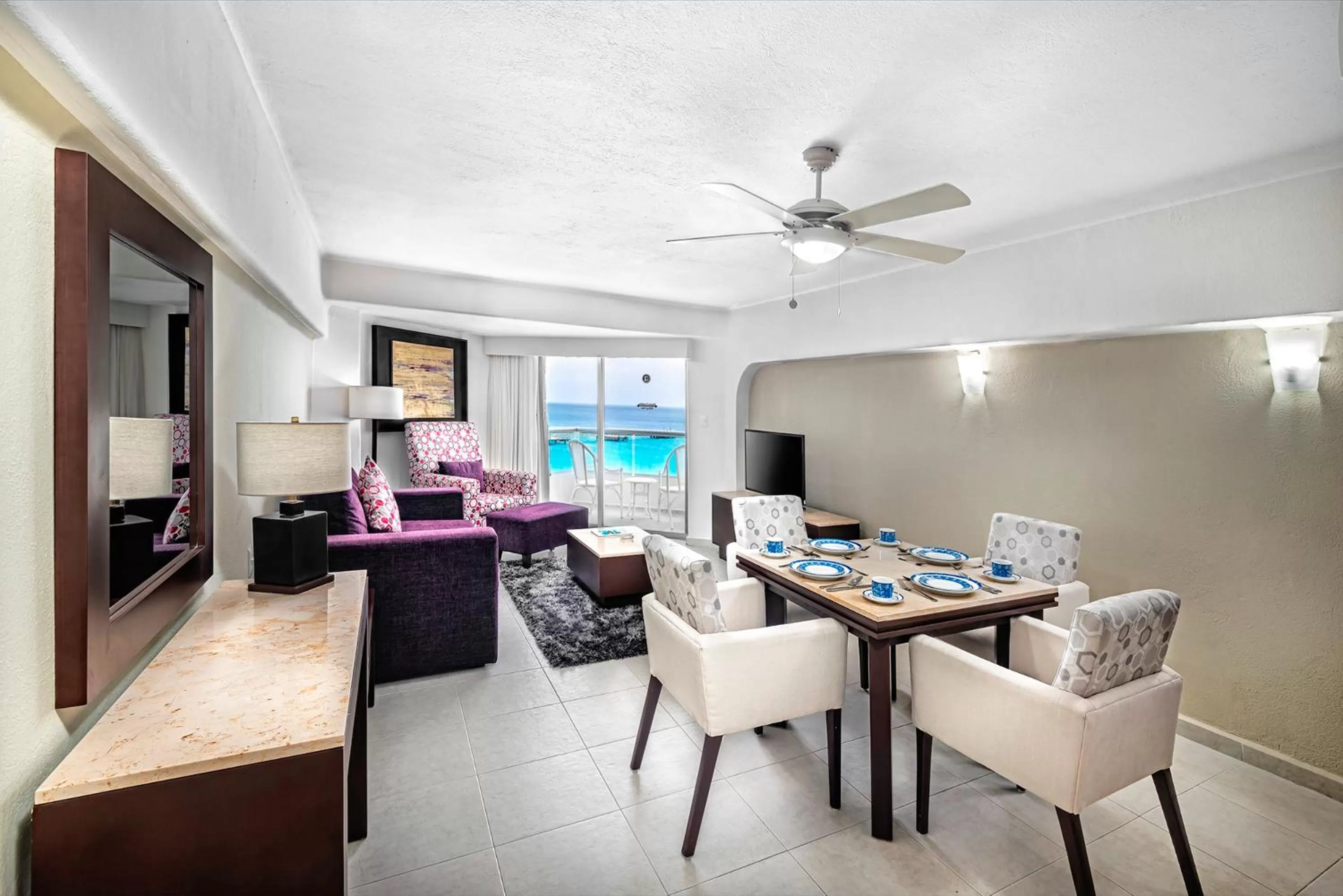 Dining area in El Cid La Ceiba Beach