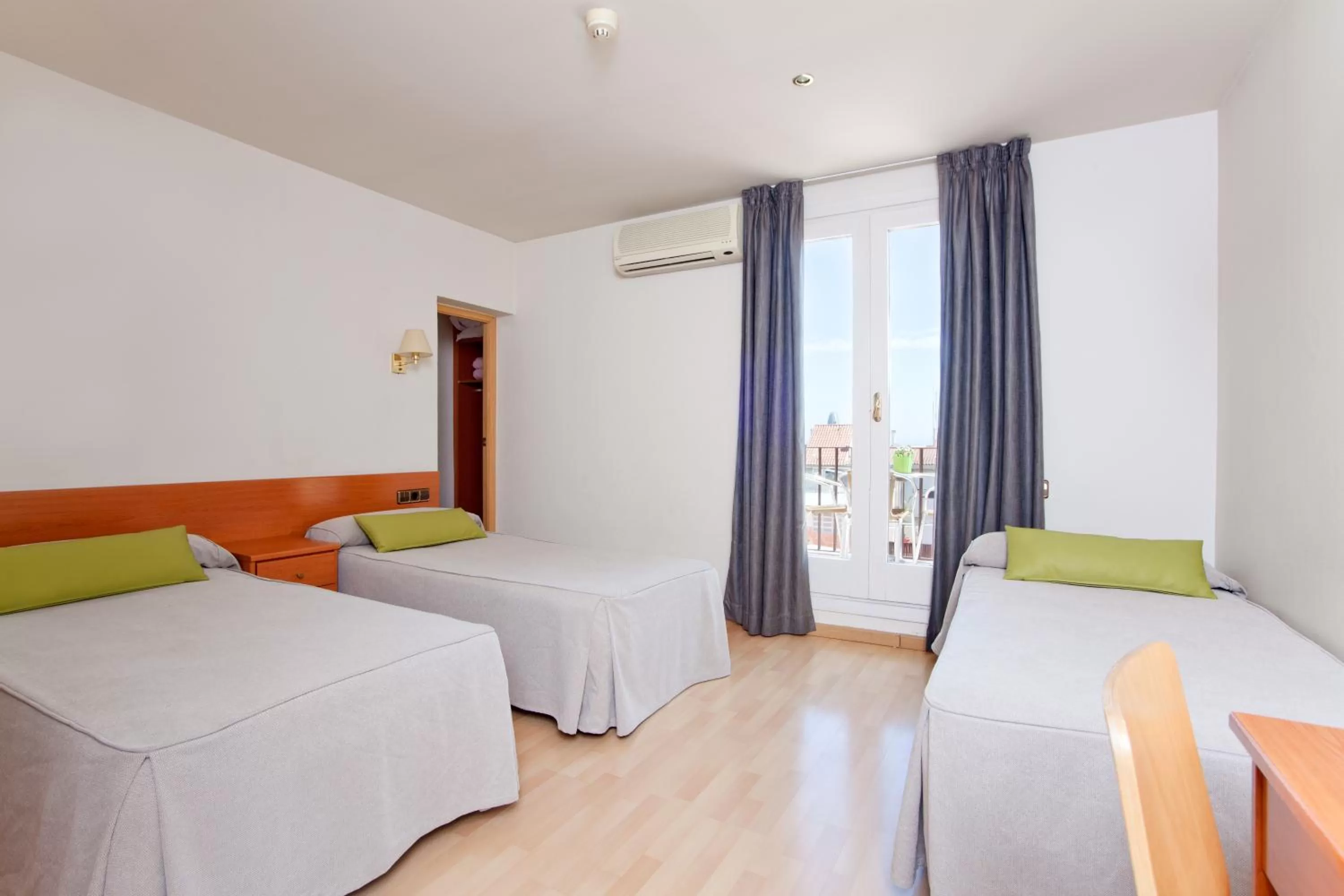 Triple Room in Hotel Everest