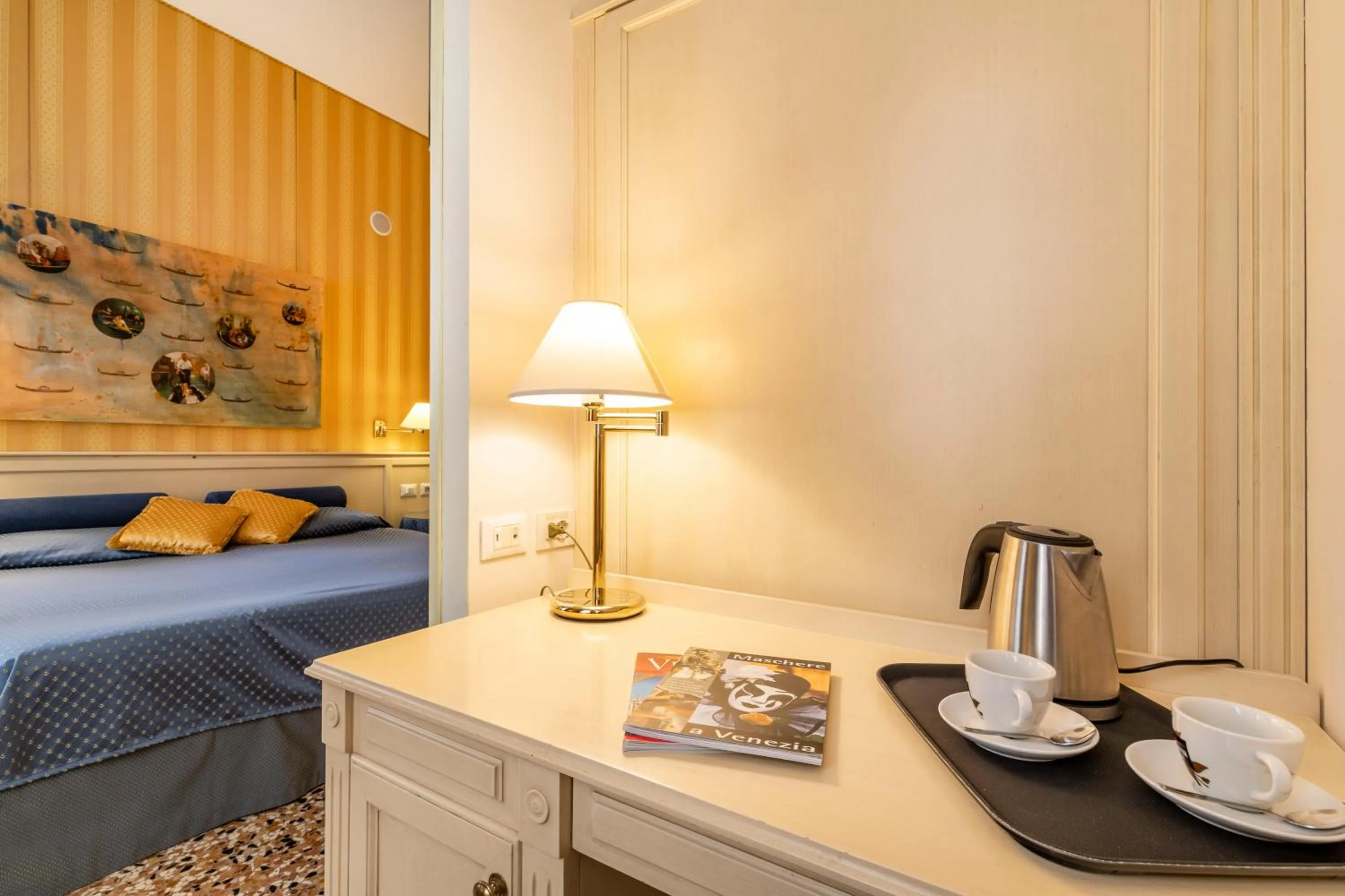 Bed in Hotel Bella Venezia