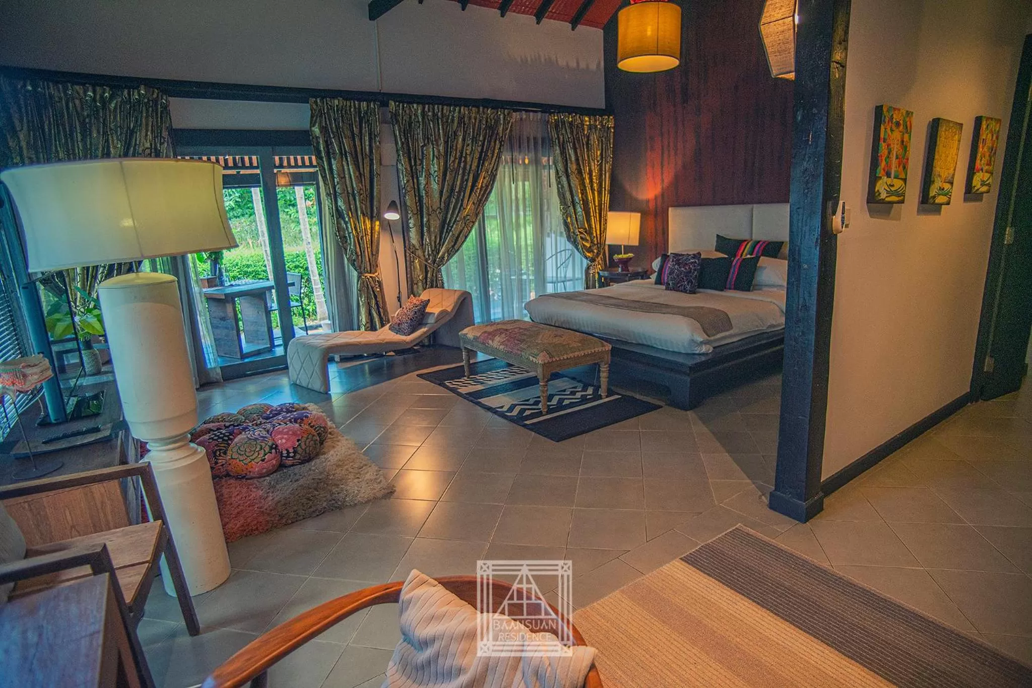 Living room, Bed in Baan Suan Residence เฮือนพักบ้านสวน