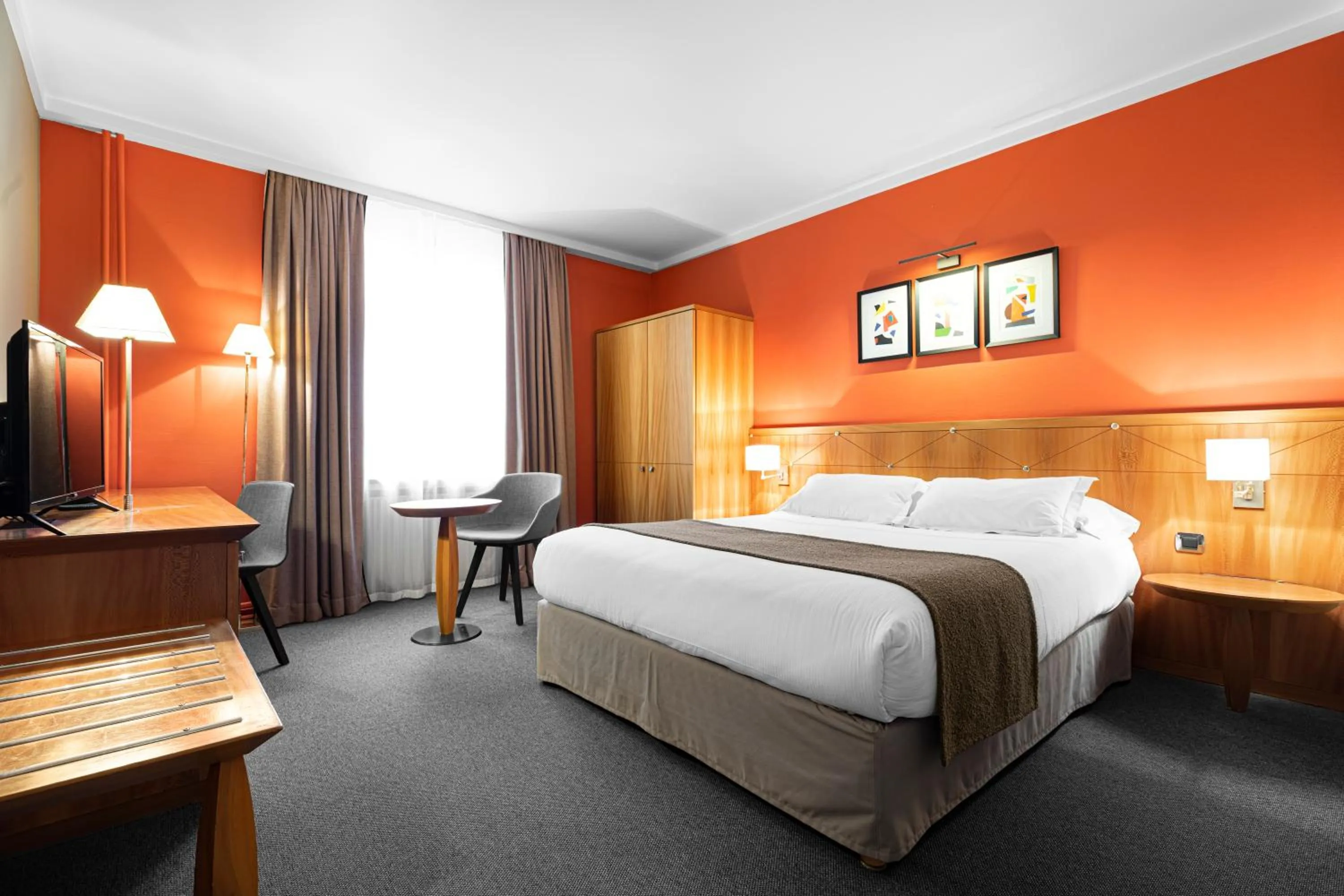 Photo of the whole room, Bed in Hôtel Des Artistes