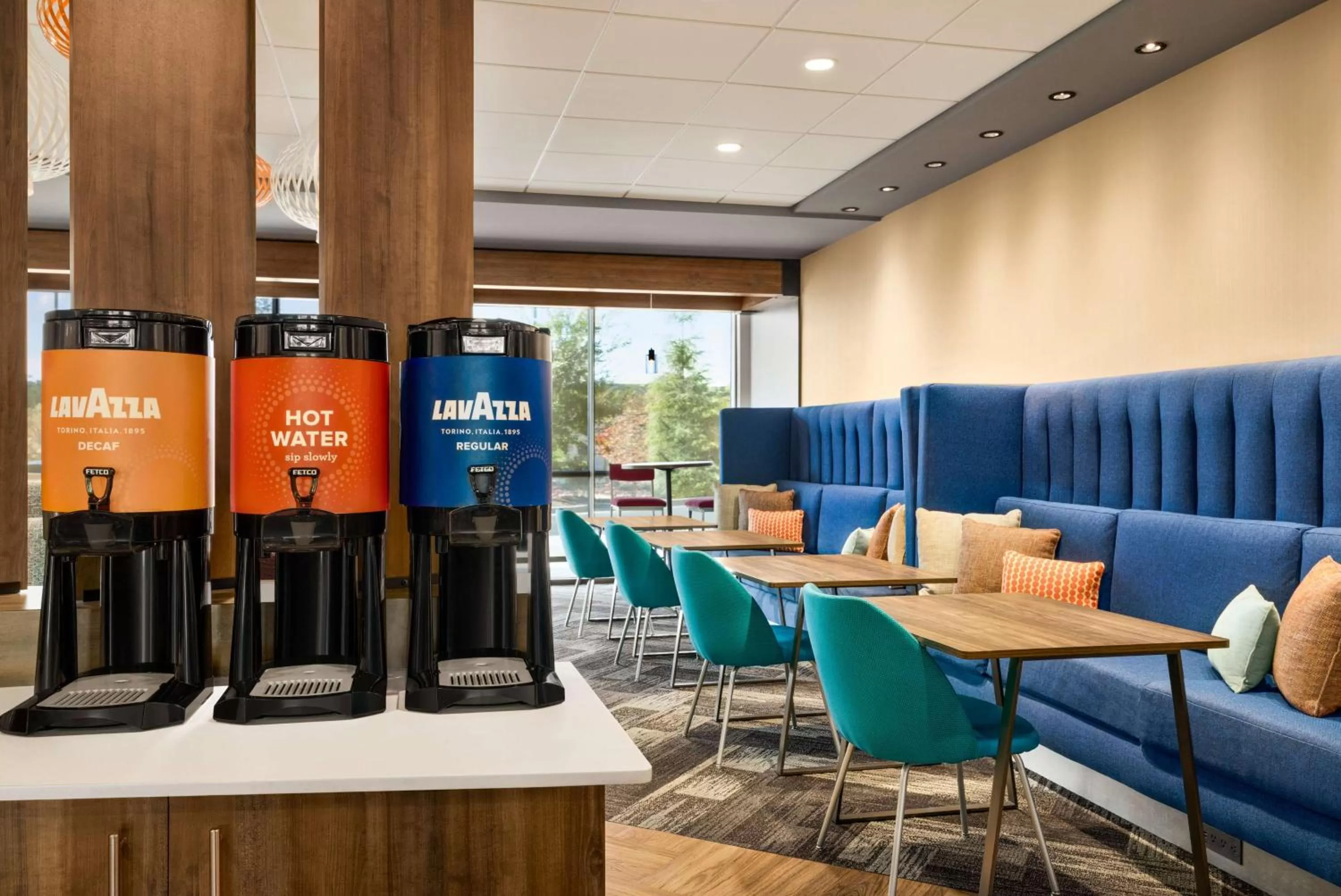 Dining area in Tru Lawrenceville Atlanta I85 Sugarloaf