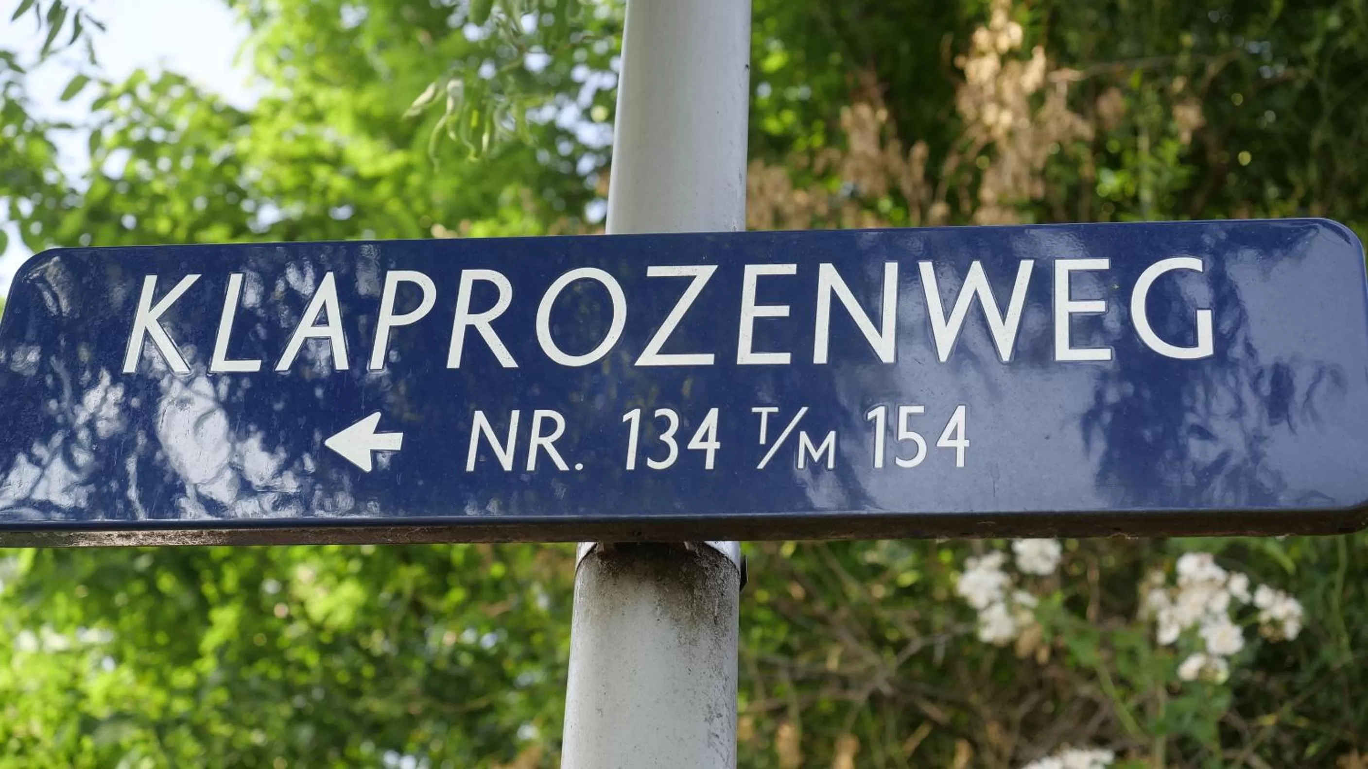 Property logo or sign in Houseboat apartment with water terrace, free parking, free bikes & fast wifi