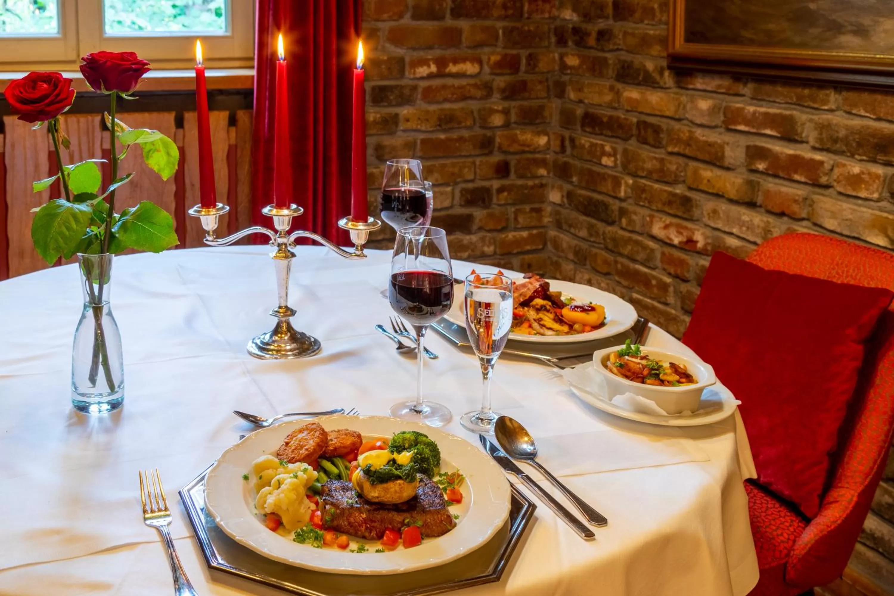 Restaurant/places to eat in Waldhotel Eskeshof