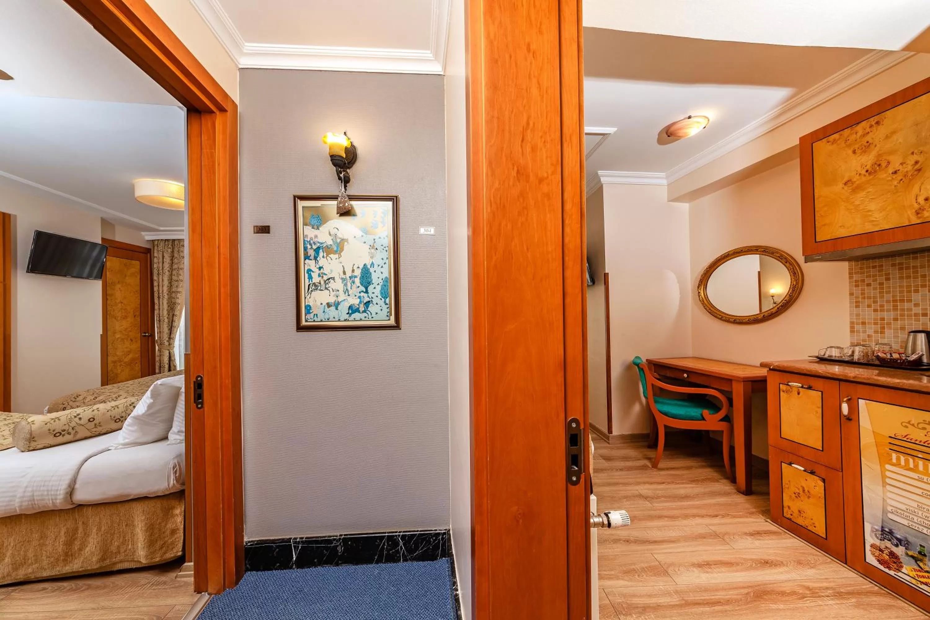 Photo of the whole room, Bed in Santa Ottoman Hotel