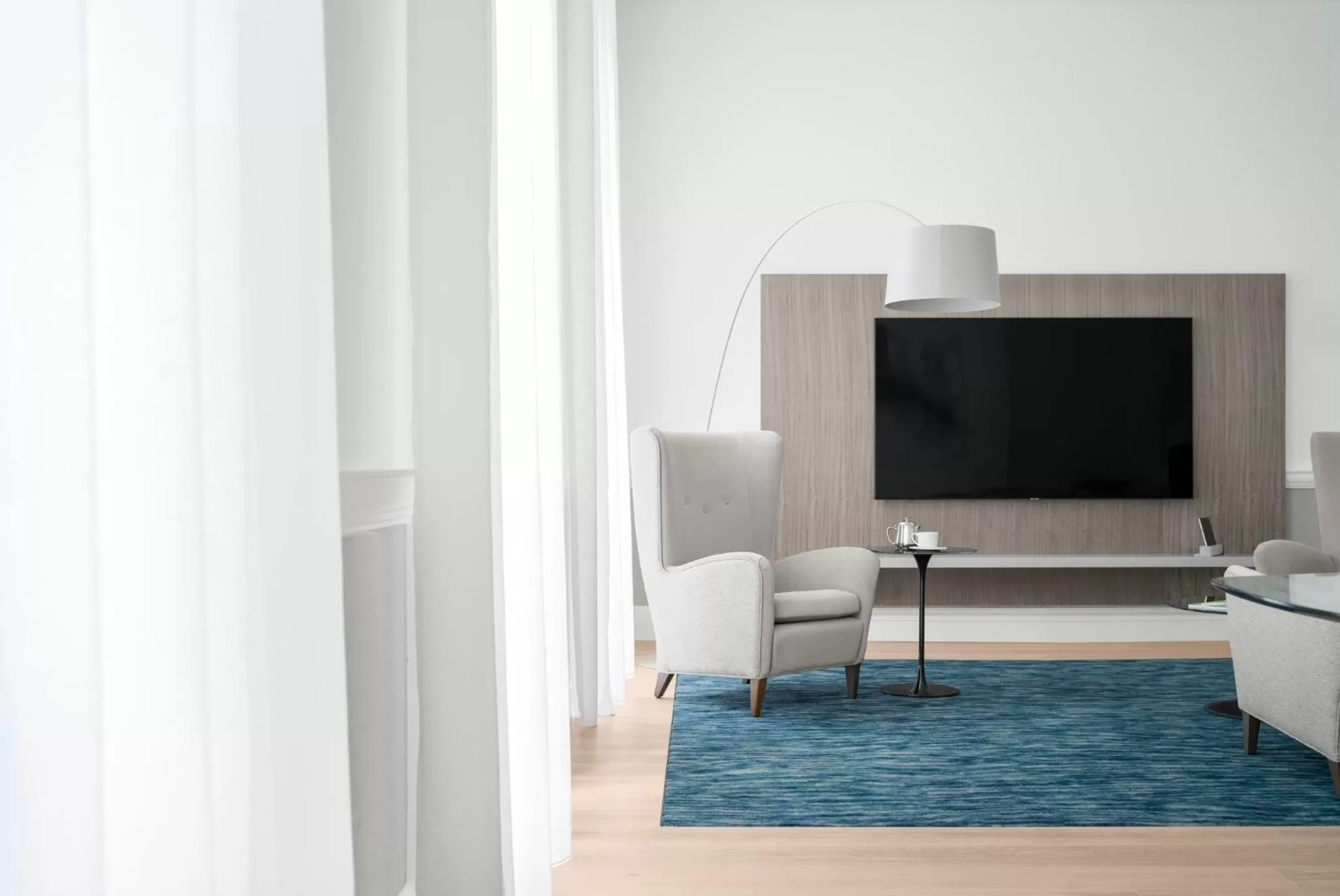 Photo of the whole room in COMO Metropolitan London