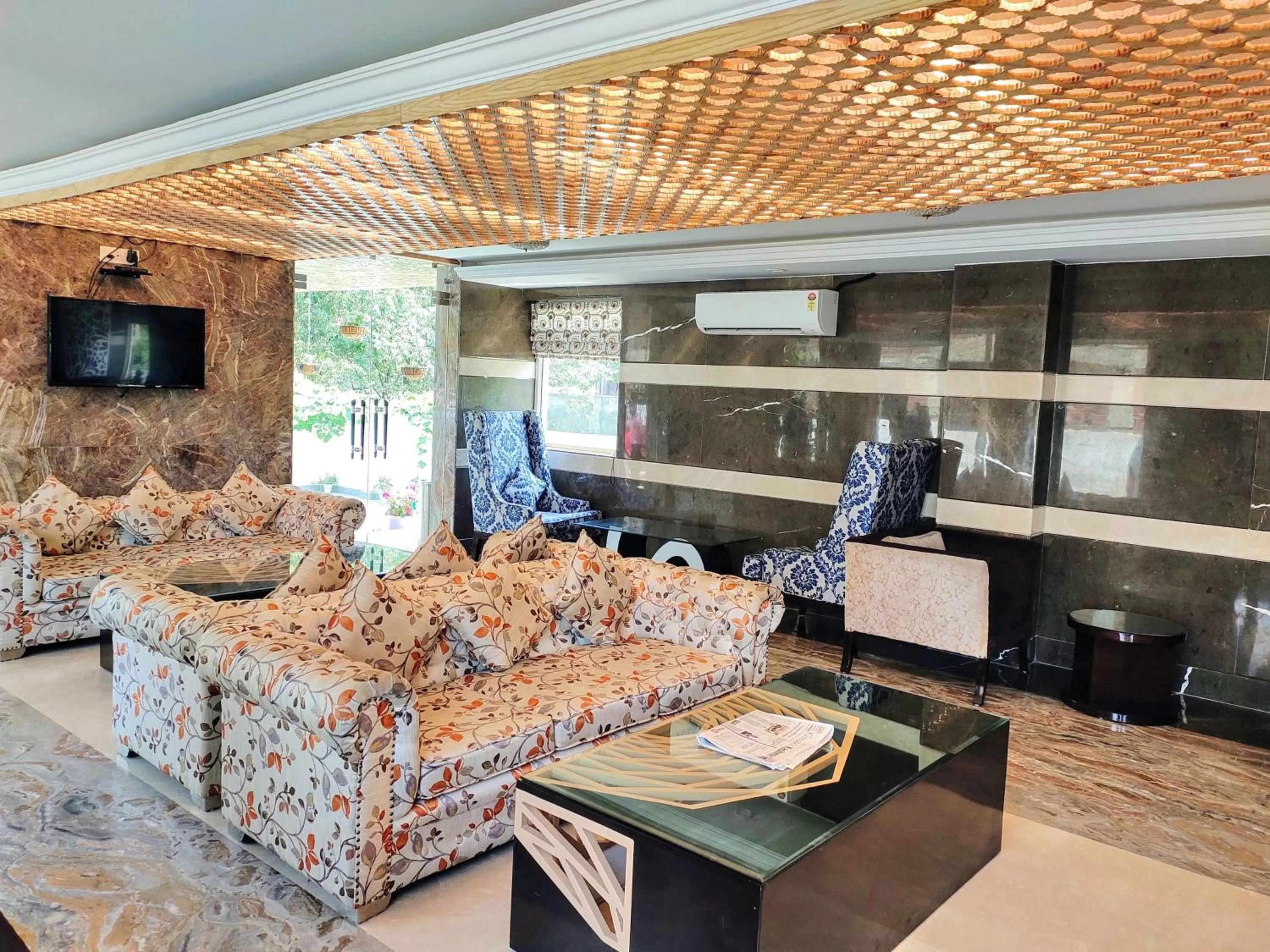 Communal lounge/ TV room, Seating Area in Hotel The Montreal