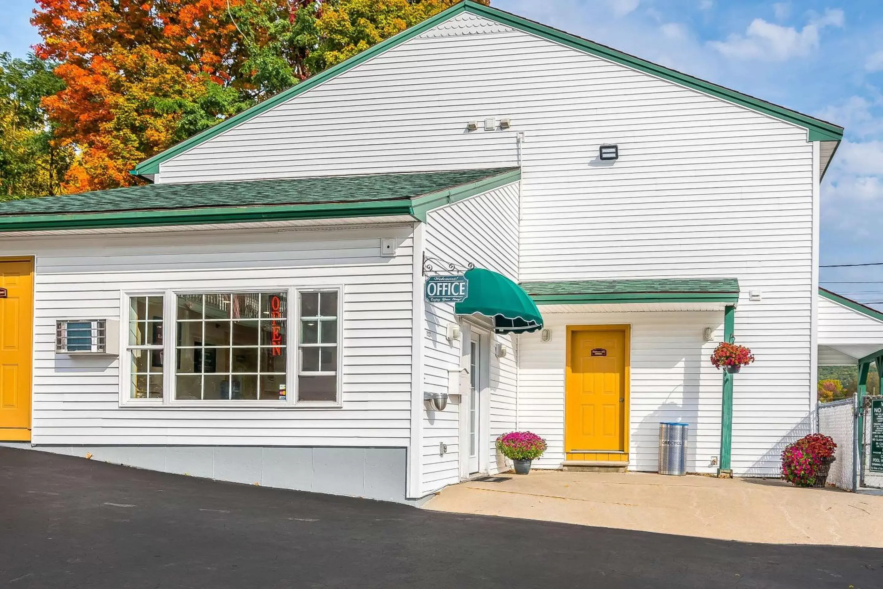 Rodeway Inn Lake George Outlets Rodeway Inn Lake George Outlets