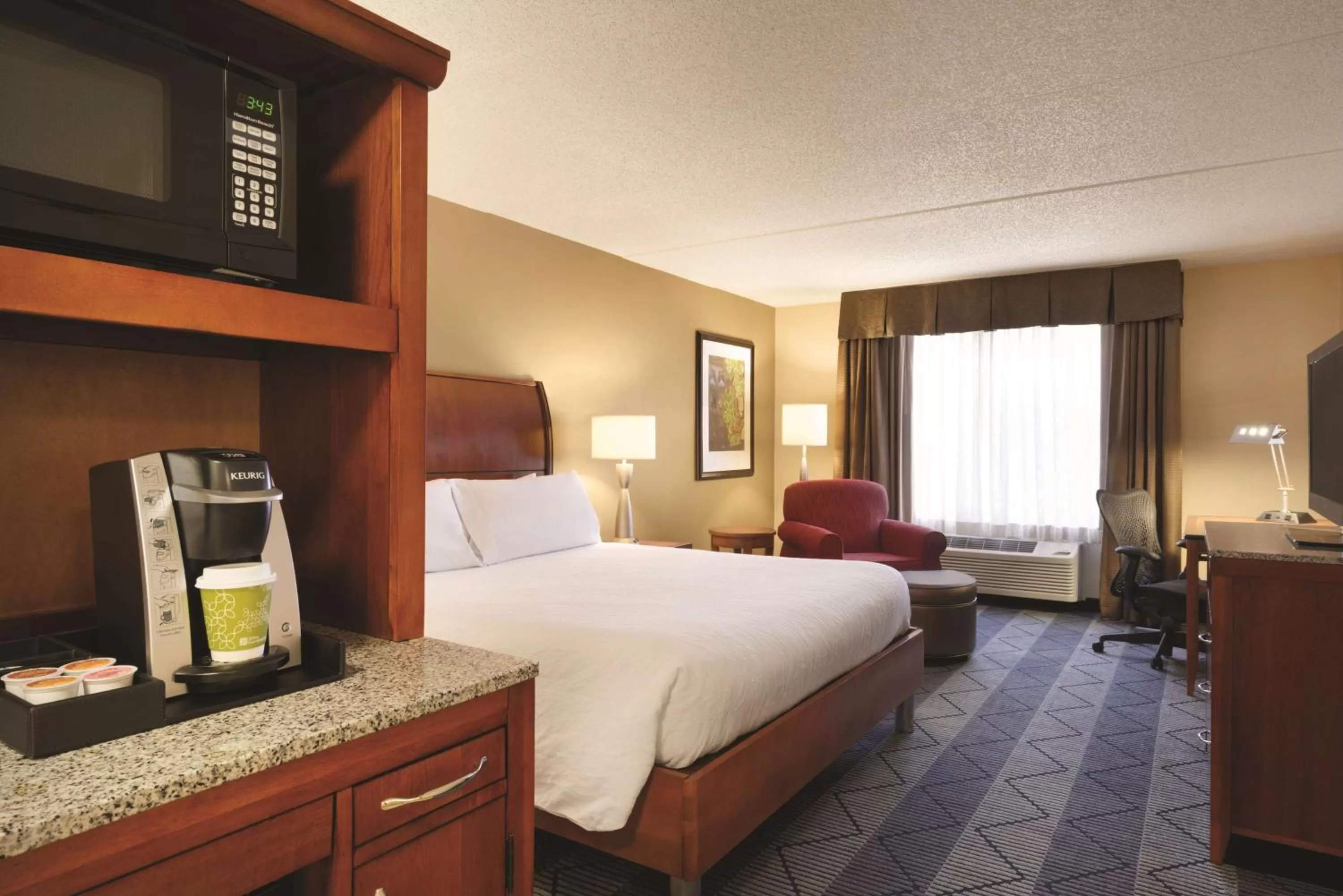 Bedroom, Bed in Hilton Garden Inn Lancaster