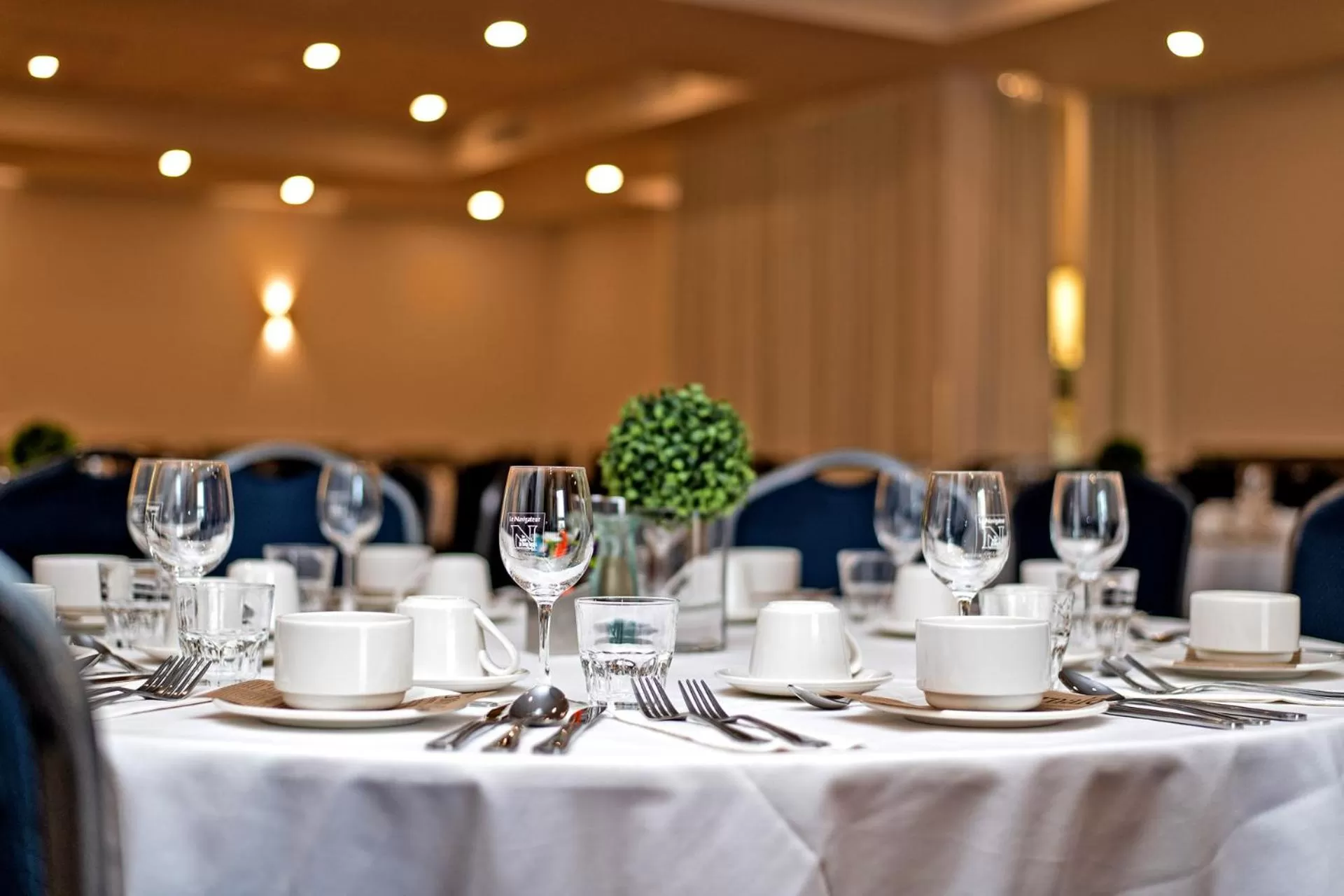 Restaurant/places to eat in Hôtel Le Navigateur