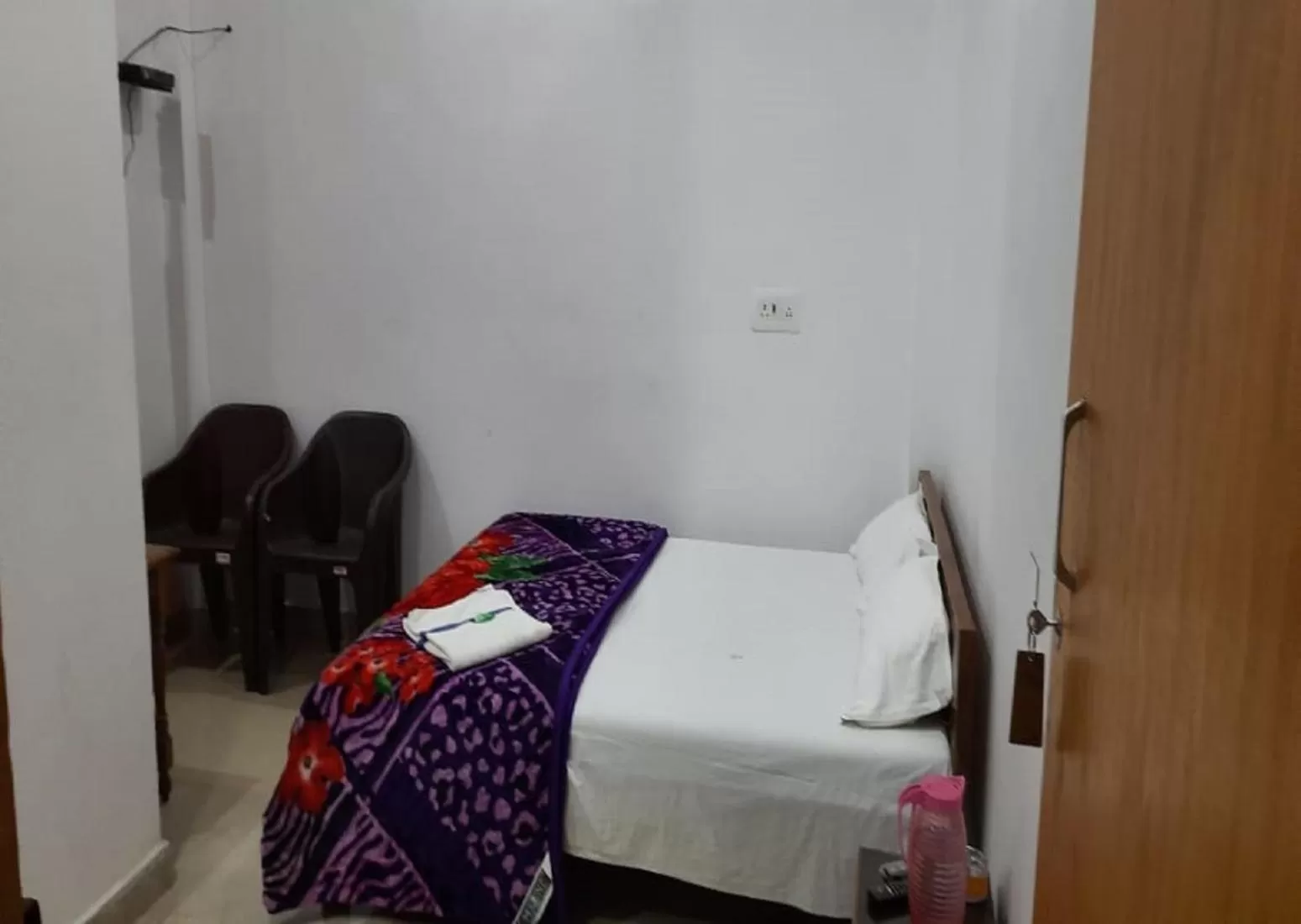 Bedroom, Bed in STAYMAKER Hotel Raj Ganga