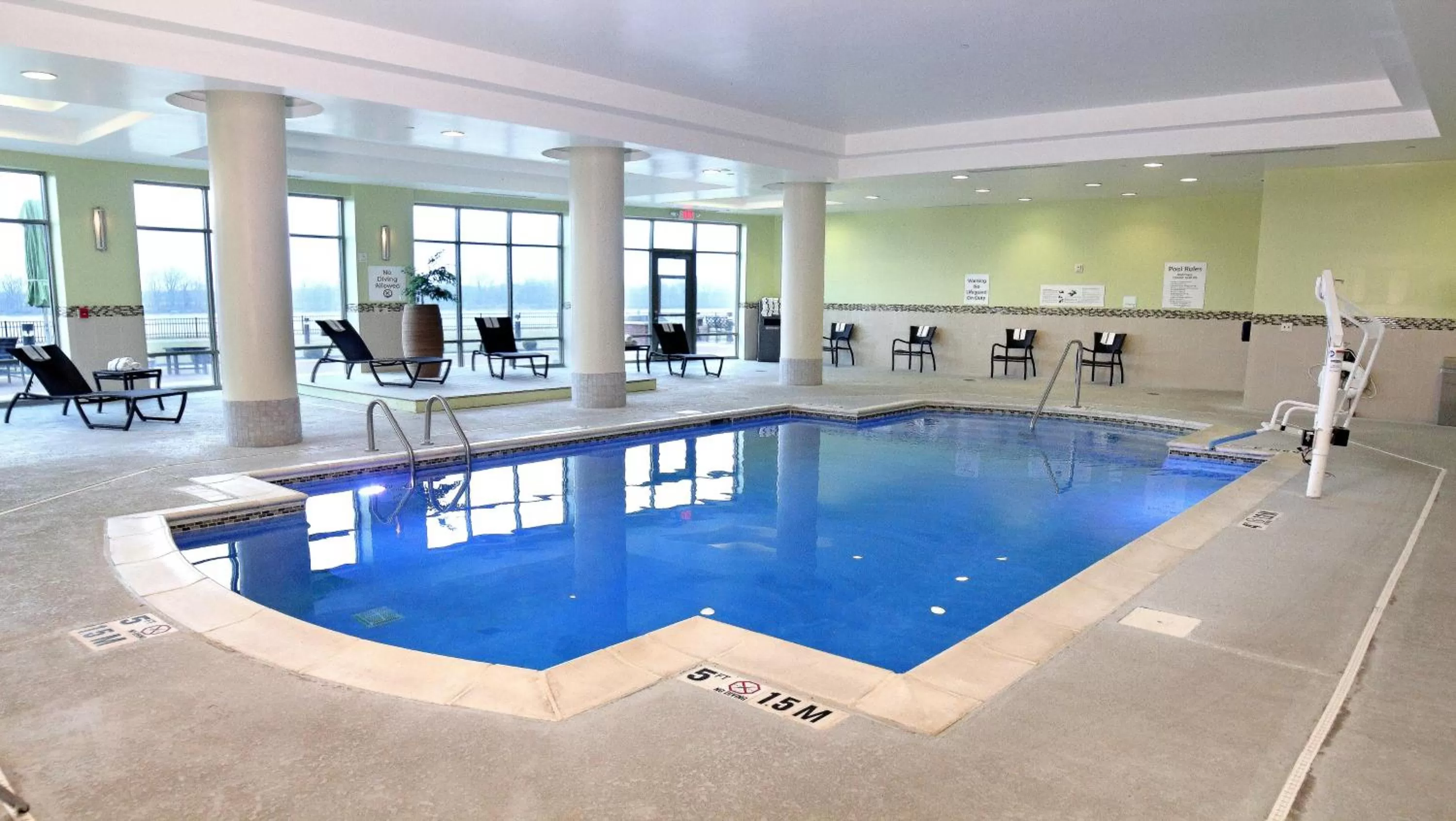 Swimming pool in Holiday Inn Owensboro Riverfront by IHG