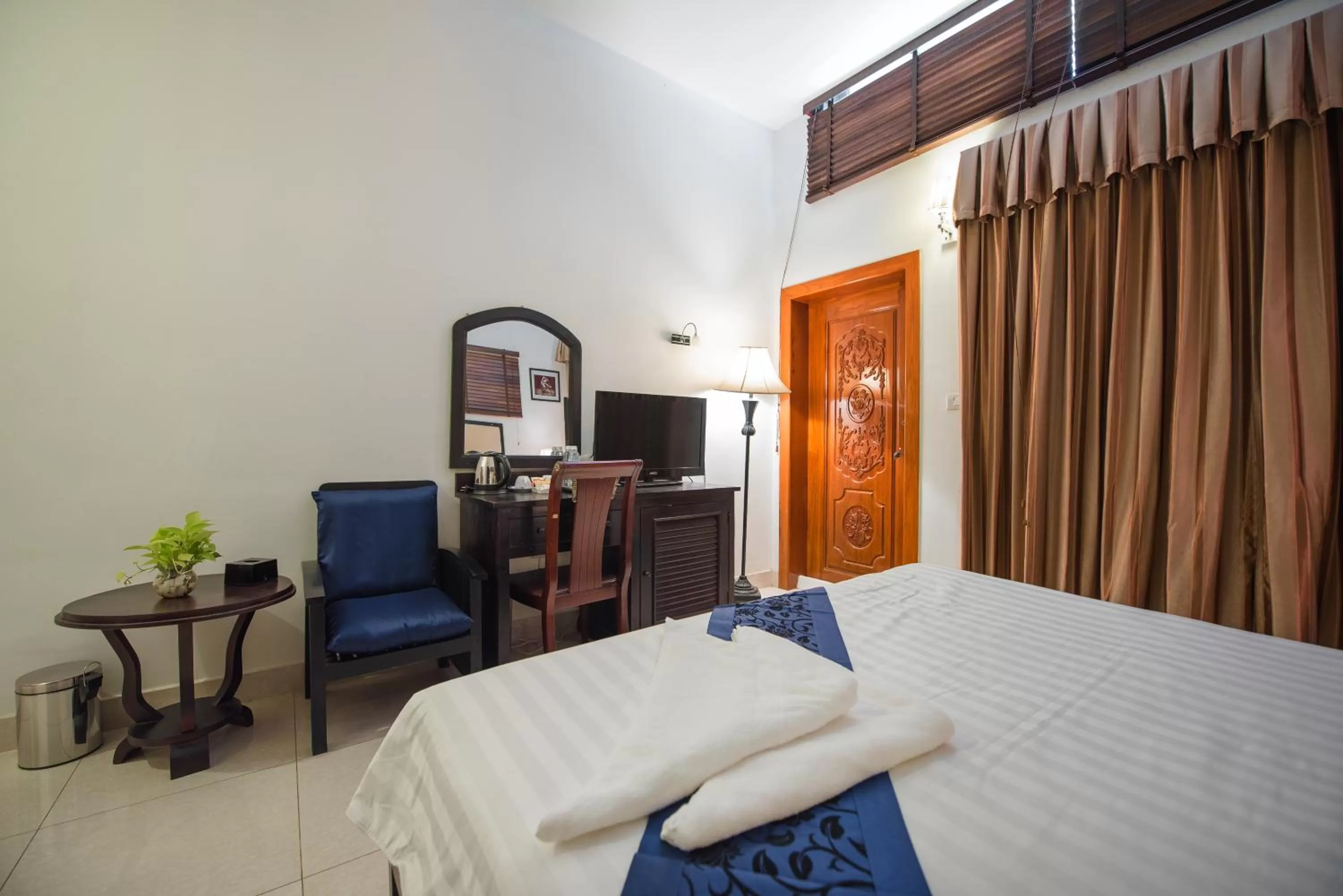 Seating area in Homesyn Hotel