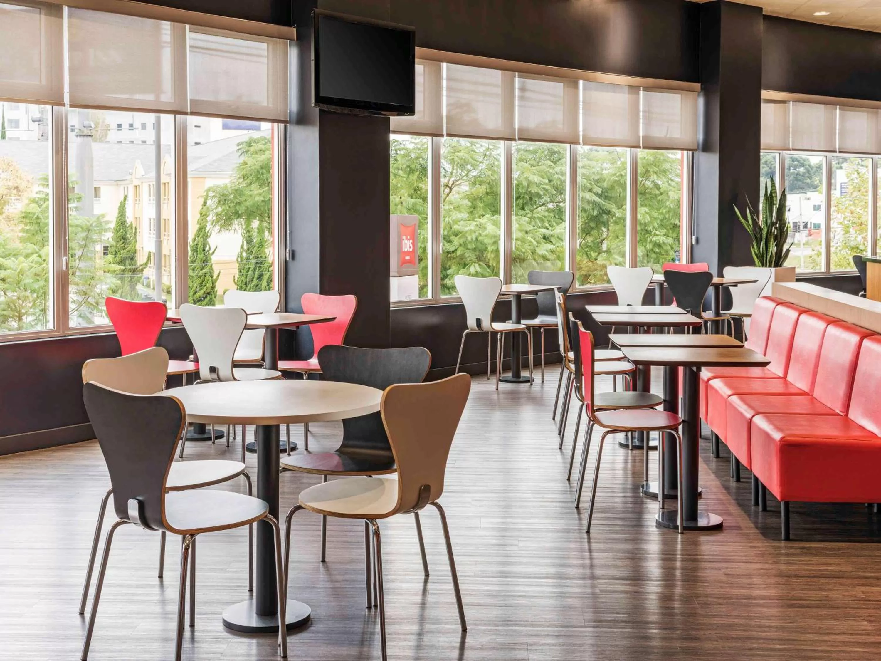 Restaurant/places to eat in ibis Curitiba Aeroporto