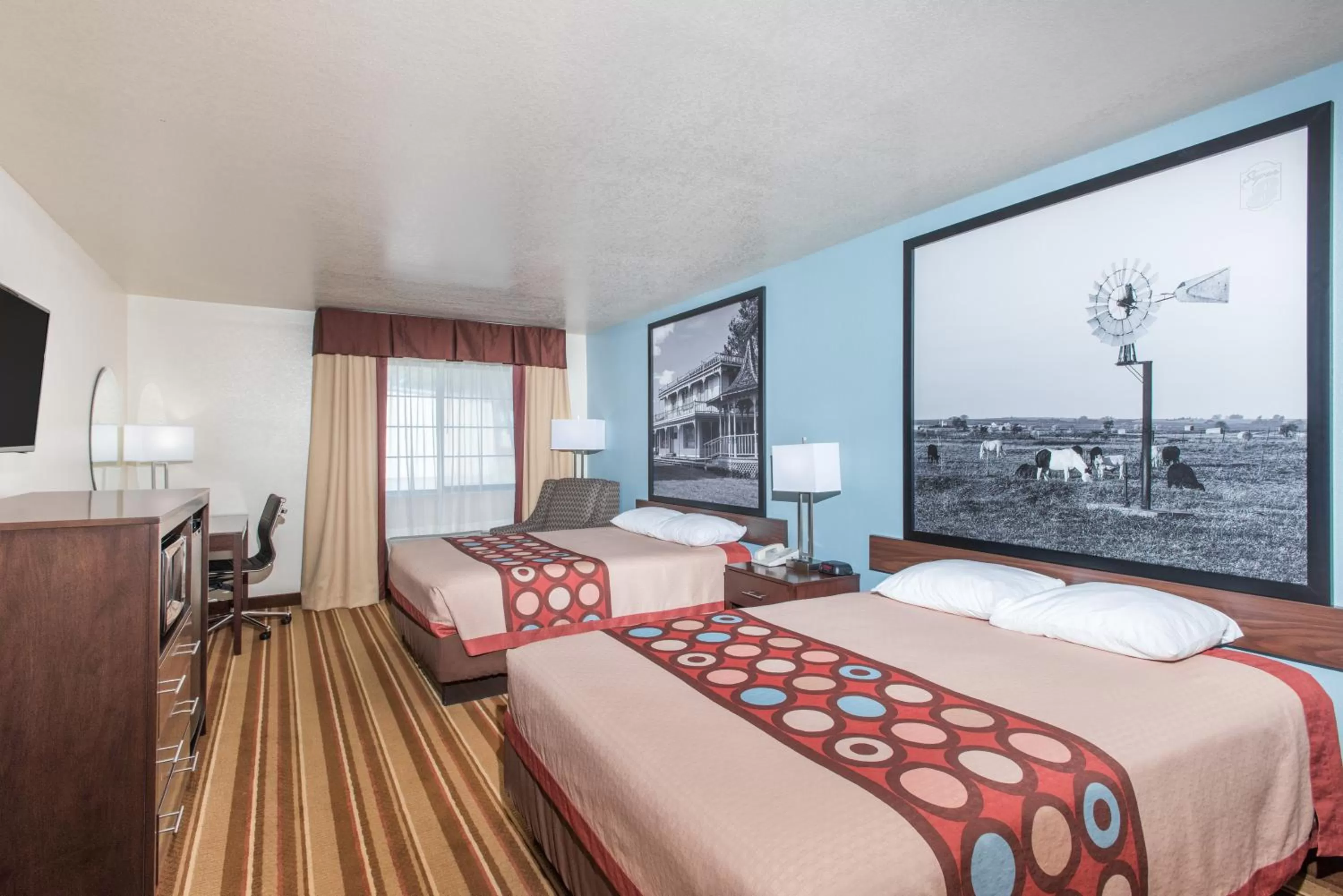 Photo of the whole room, Bed in Super 8 by Wyndham Claremore OK