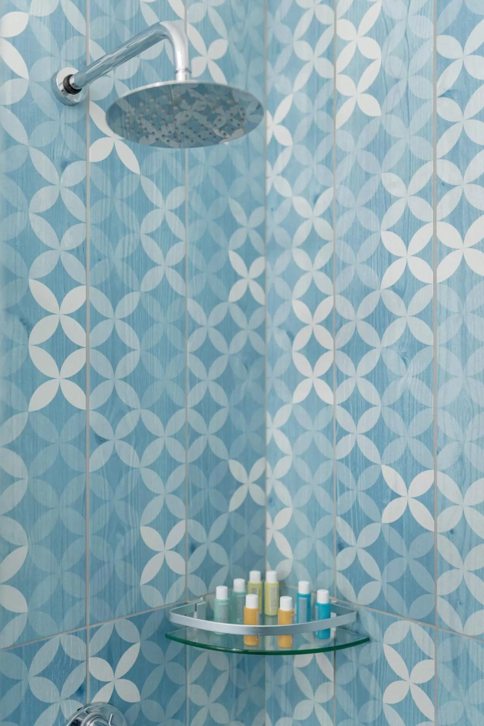 Shower in Poseidonia Rooms