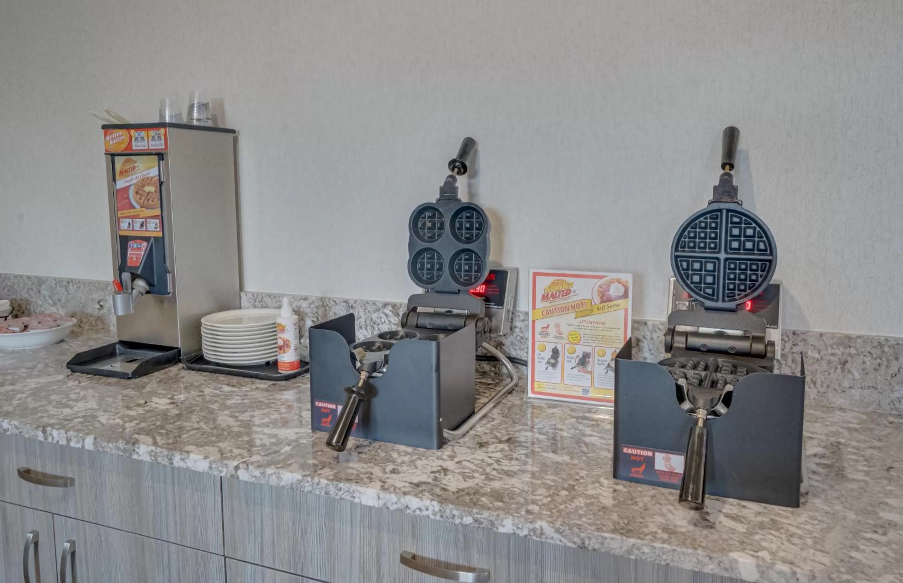 Breakfast in The Ashley Inn & Suites