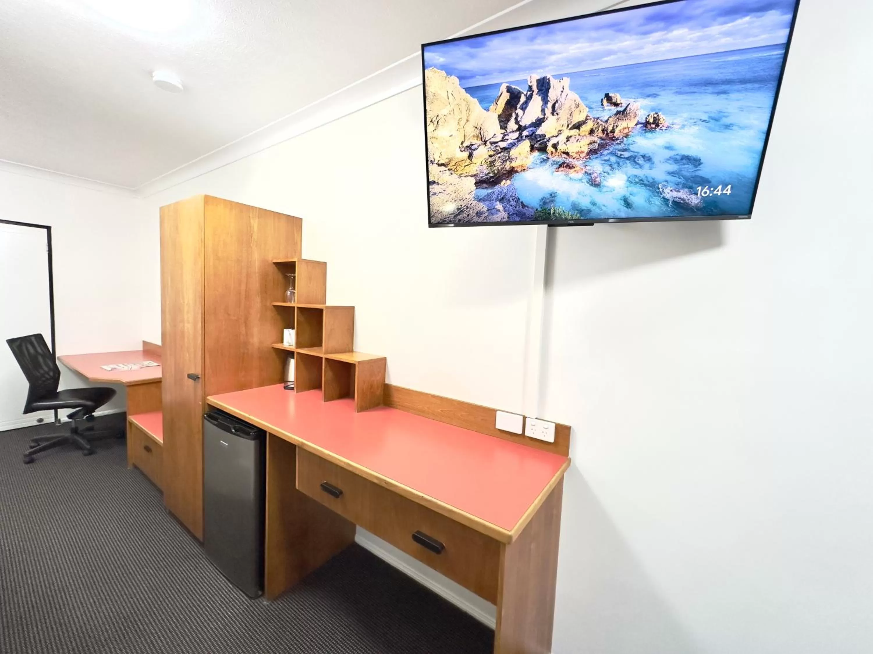 TV and multimedia in Mackay Resort Motel