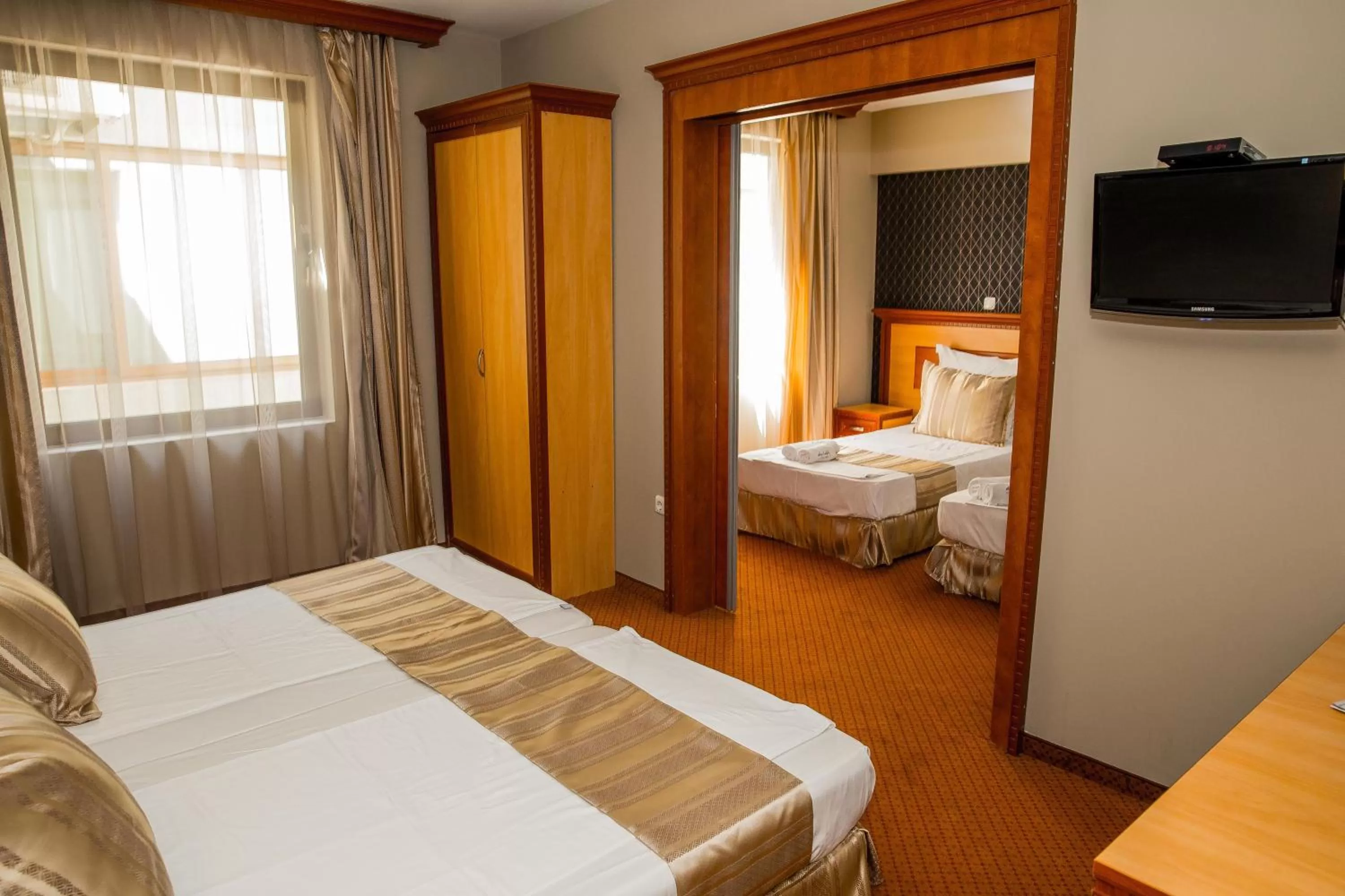 Bathroom, Bed in Spa Hotel Ezeretz Blagoevgrad