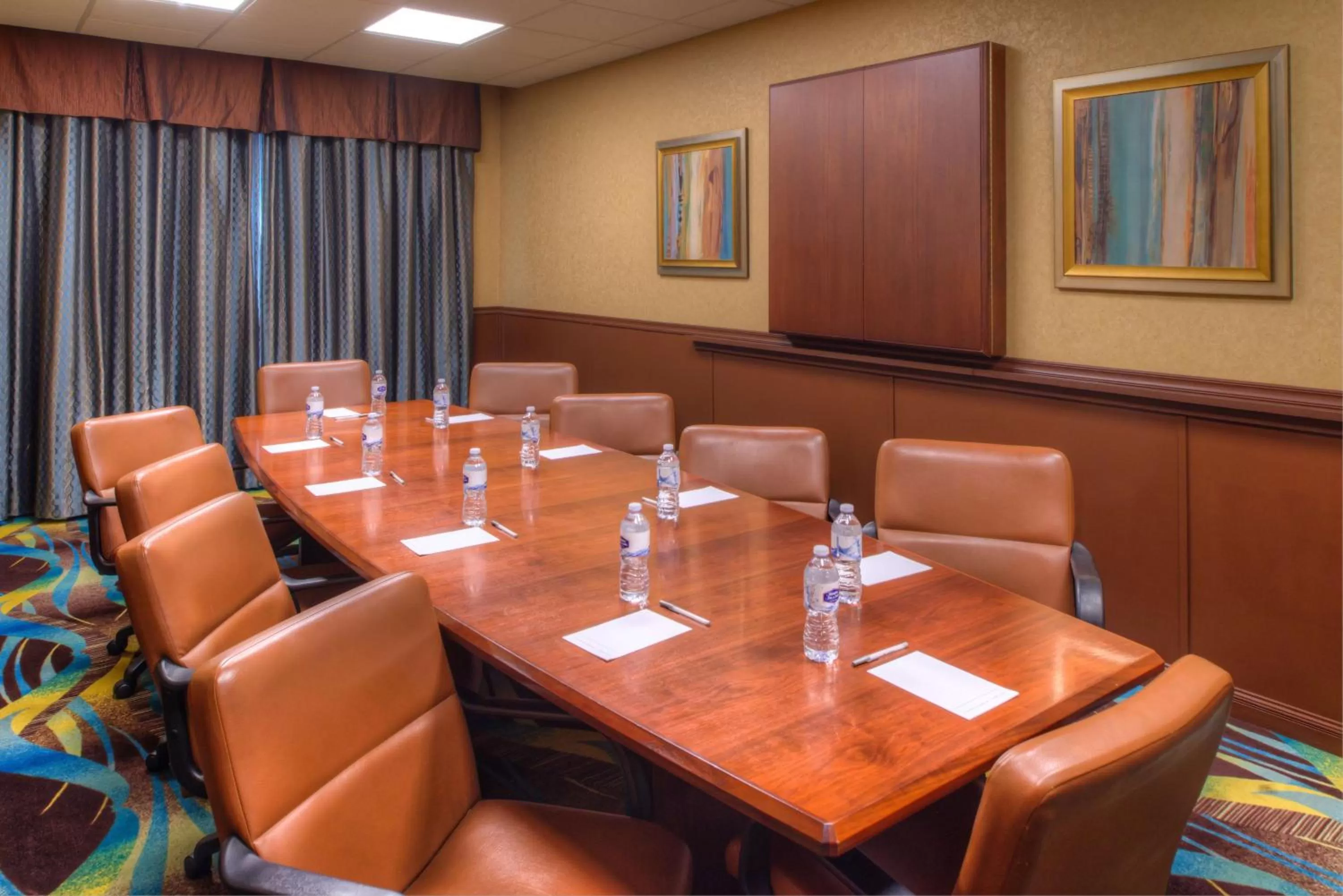 Meeting/conference room in Hampton Inn & Suites Ontario