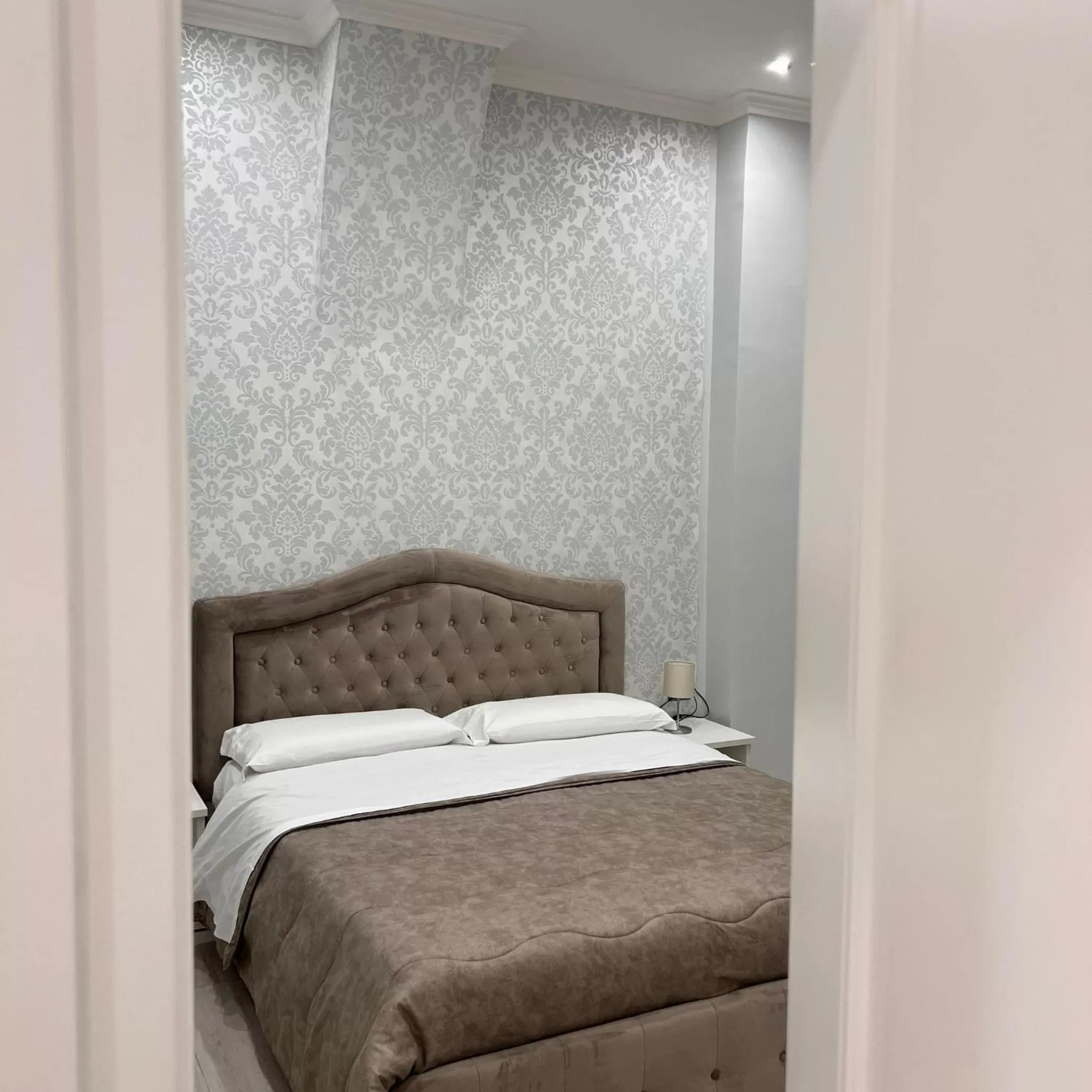 Photo of the whole room, Bed in Toledo Relax