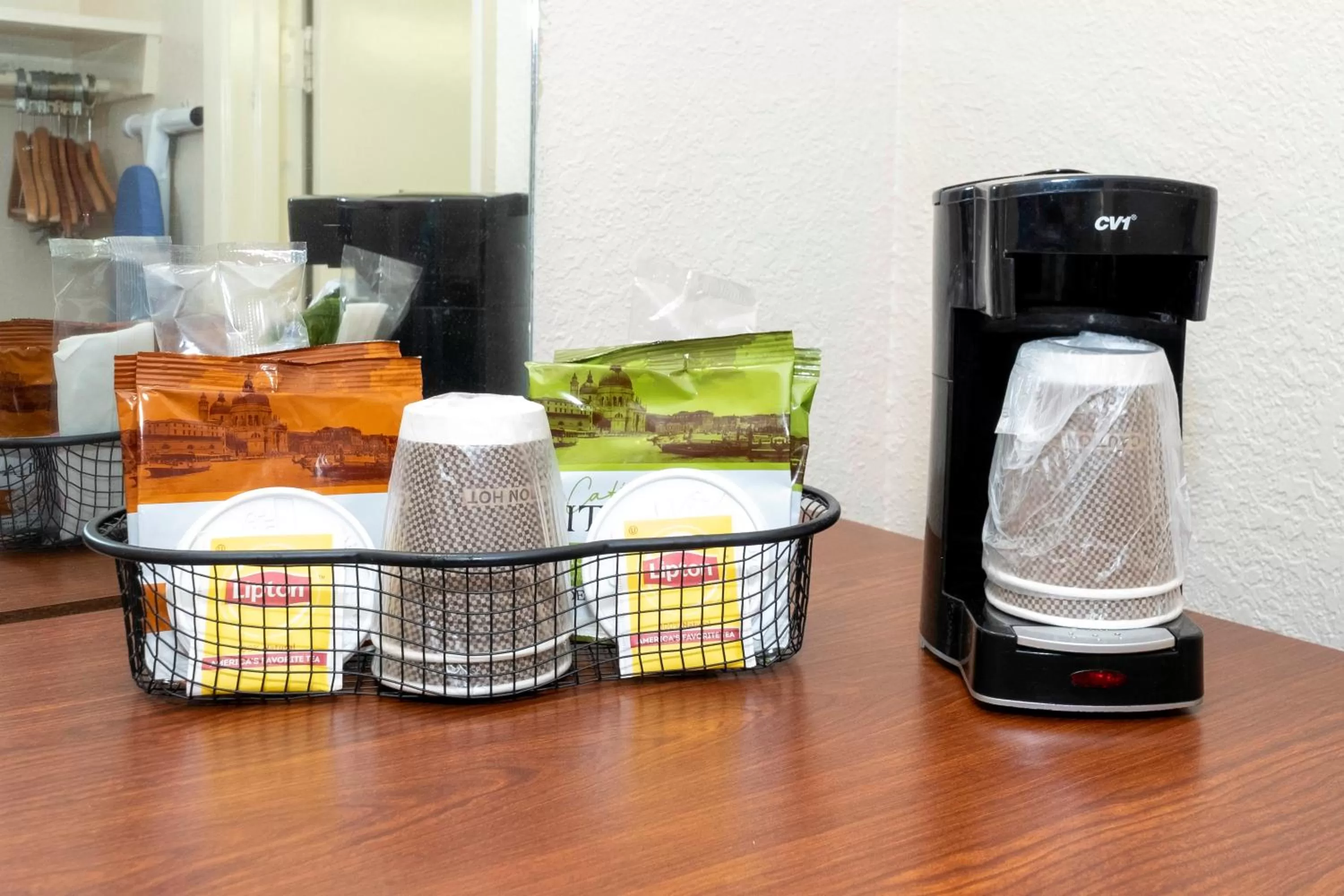 Photo of the whole room in Red Roof Inn Meridian