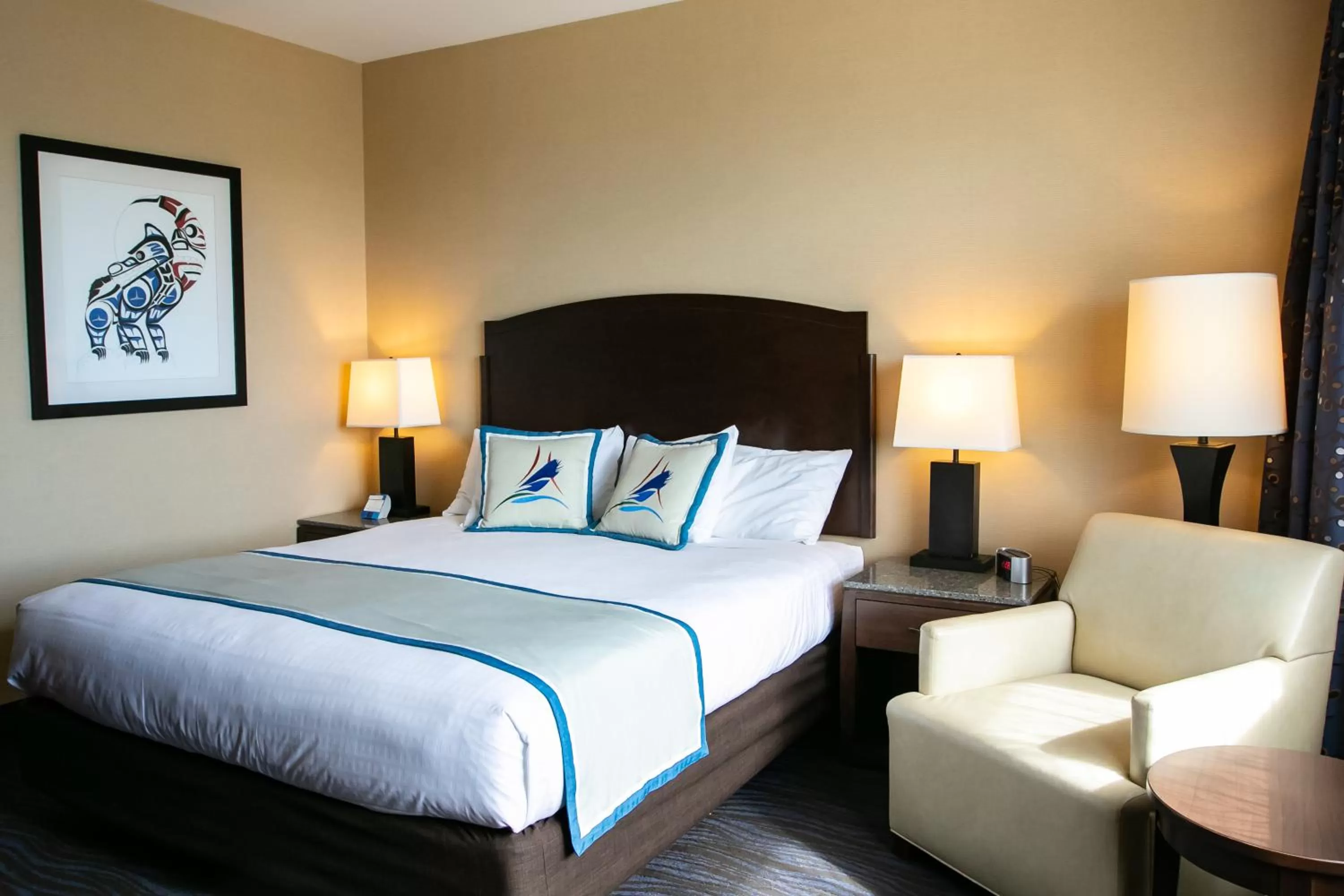 Bed in Swinomish Casino & Lodge