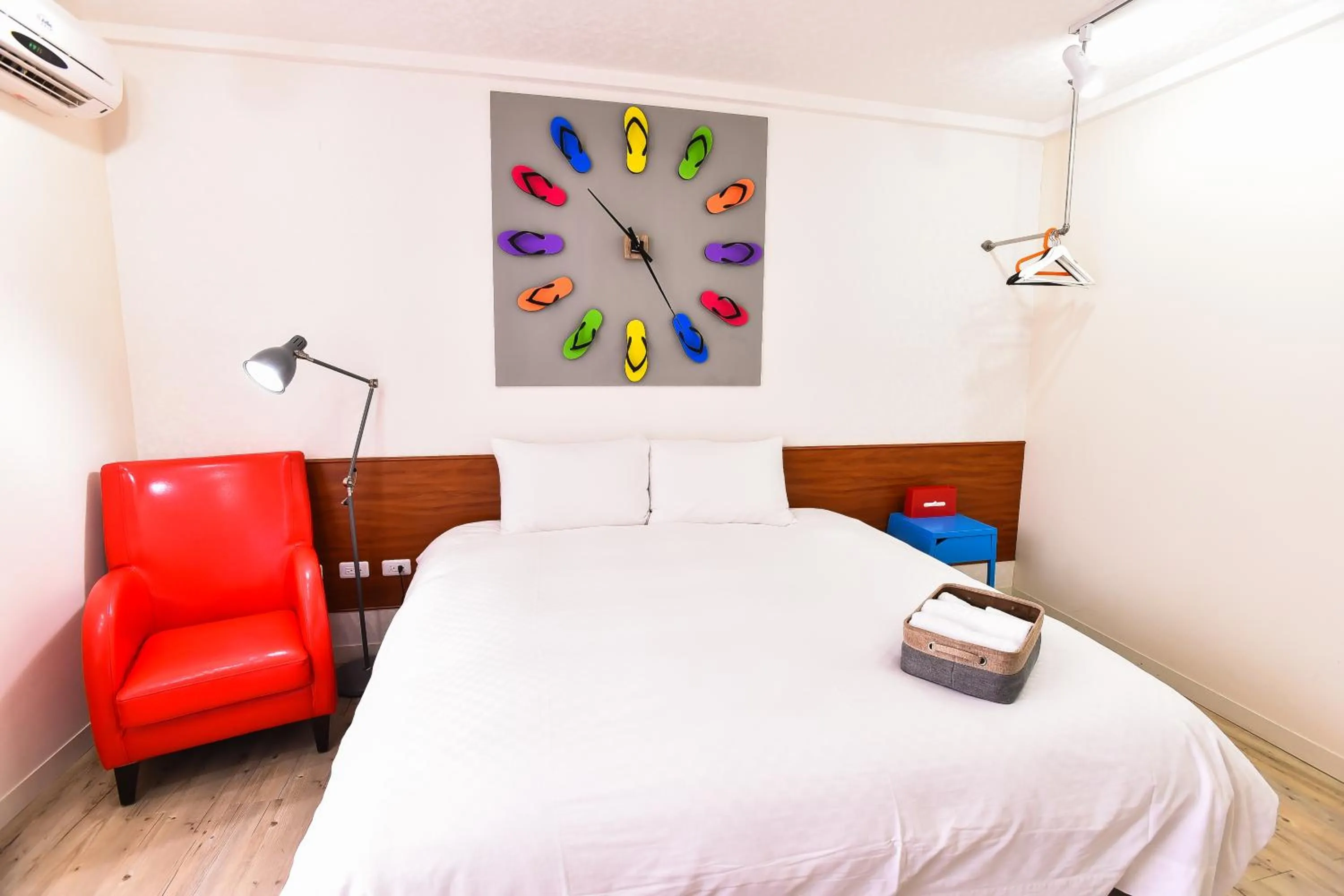 Bed in Rainbow Island