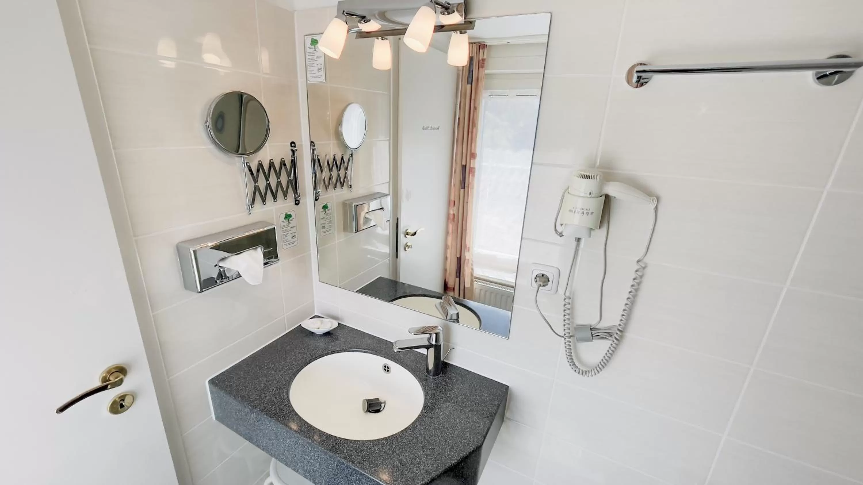 Bathroom in Hotel Schnehagen