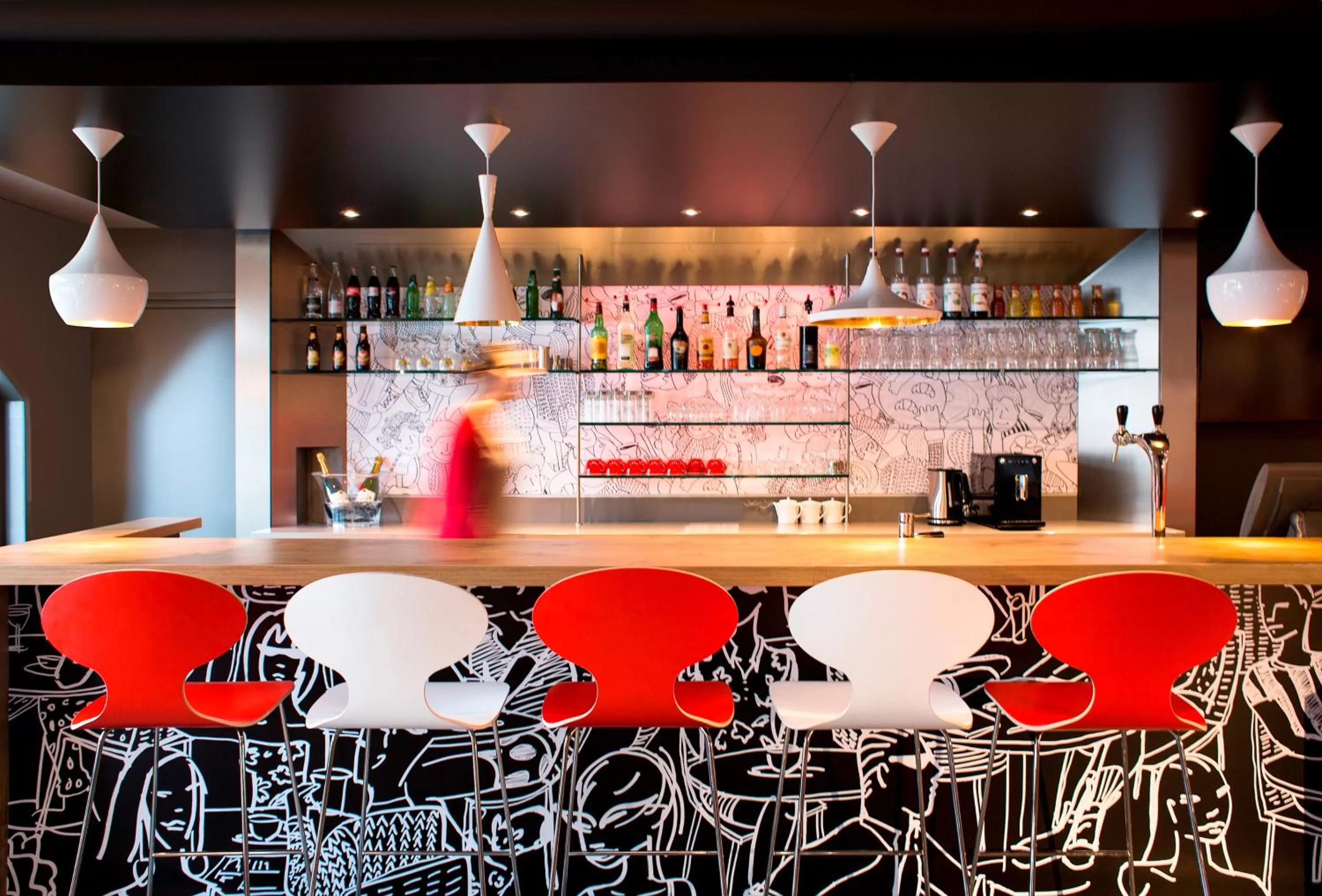 Lounge or bar in ibis London Elstree Borehamwood