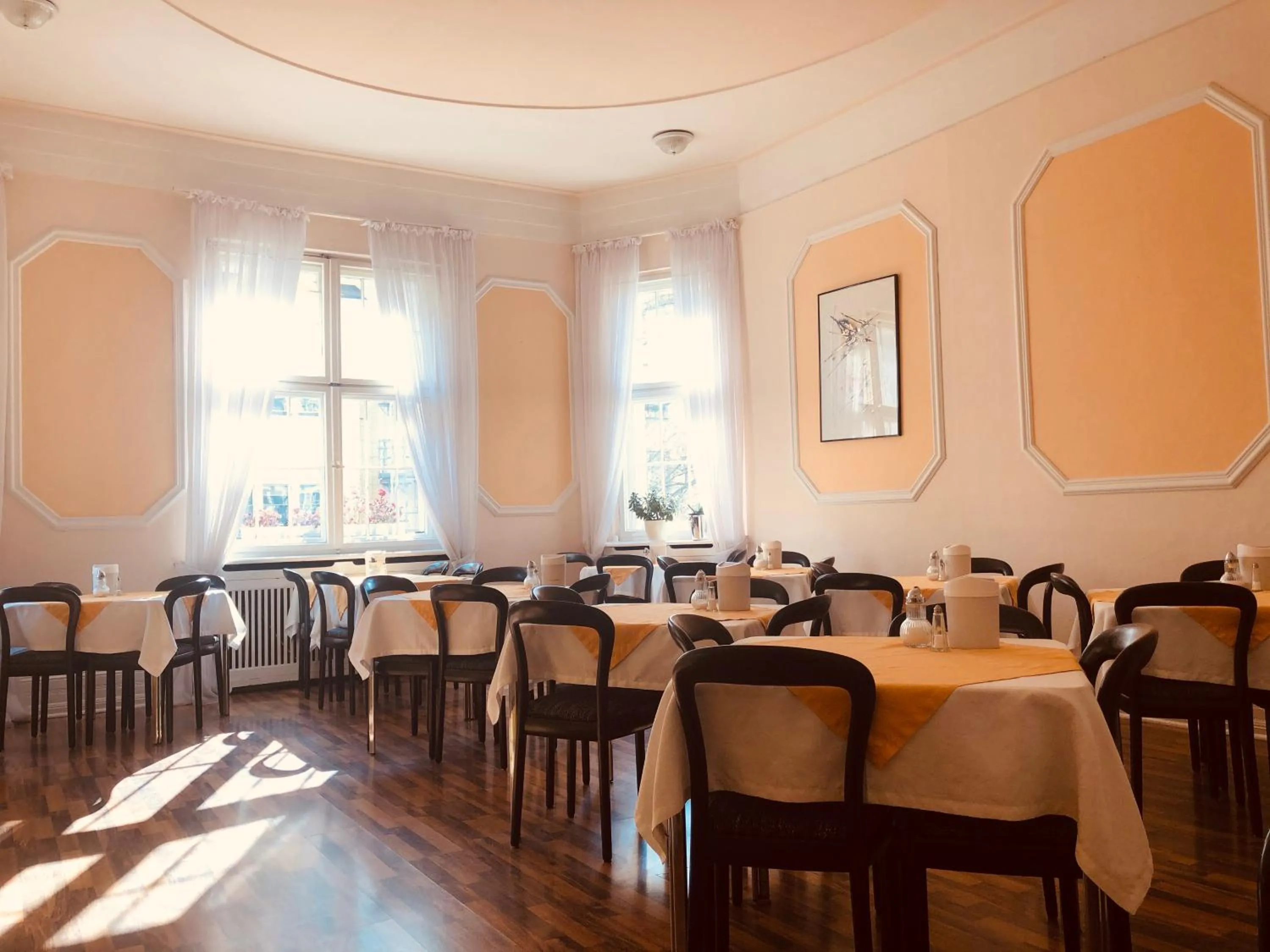 Restaurant/places to eat in Hotel Castell am Kurfürstendamm