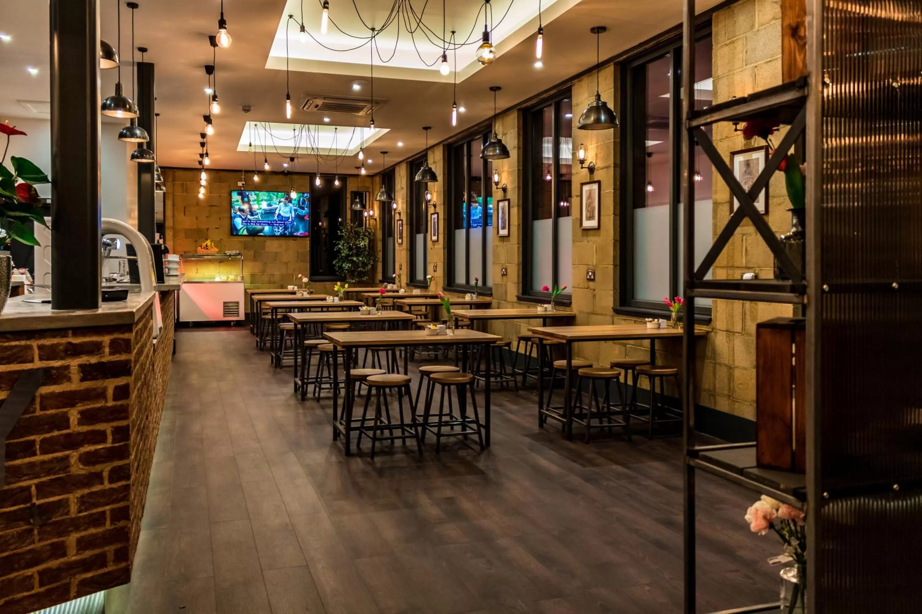 Restaurant/places to eat in London City Airport Hotel