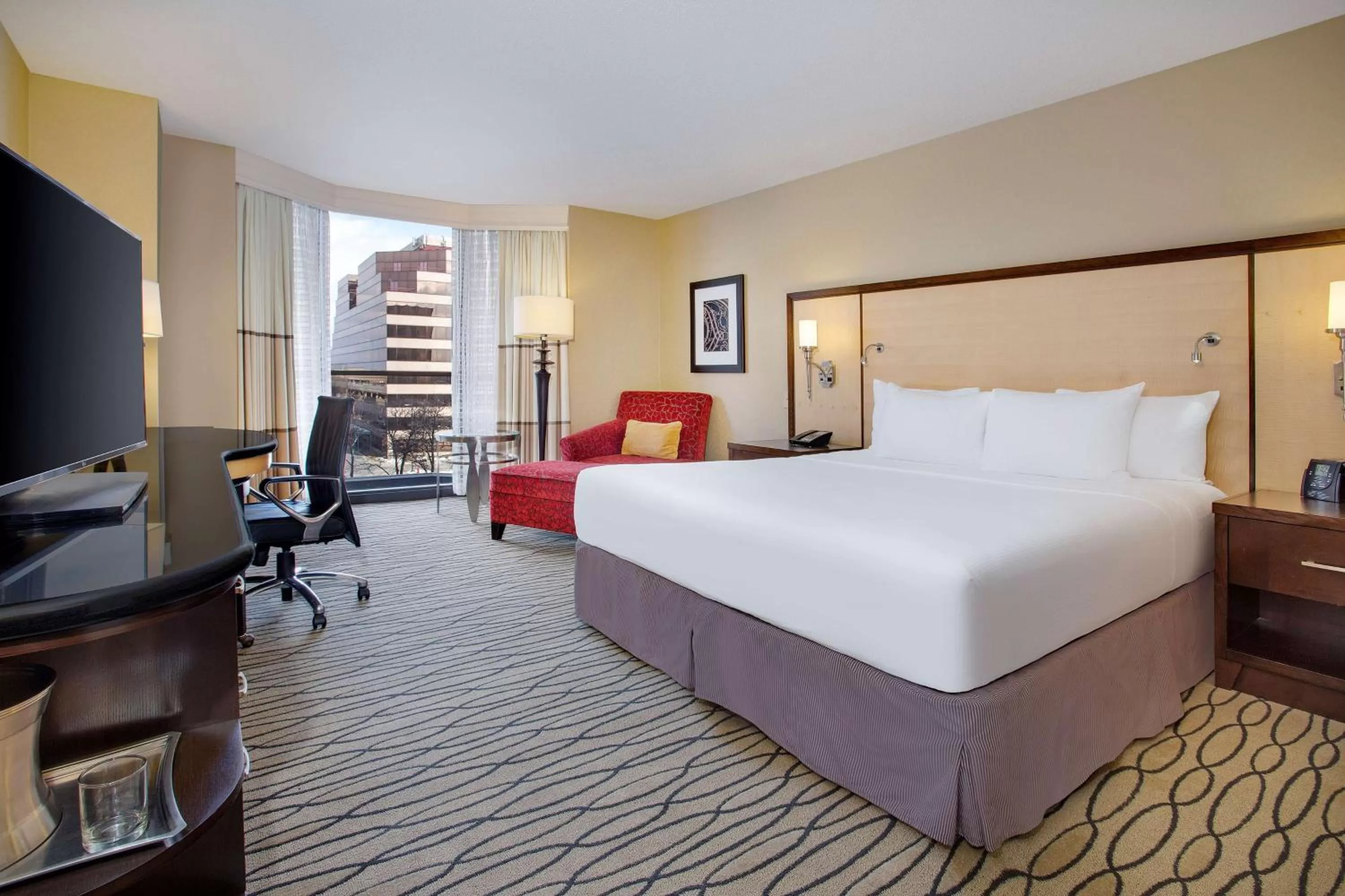 Bedroom, Bed in Hilton Rosemont Chicago O'Hare