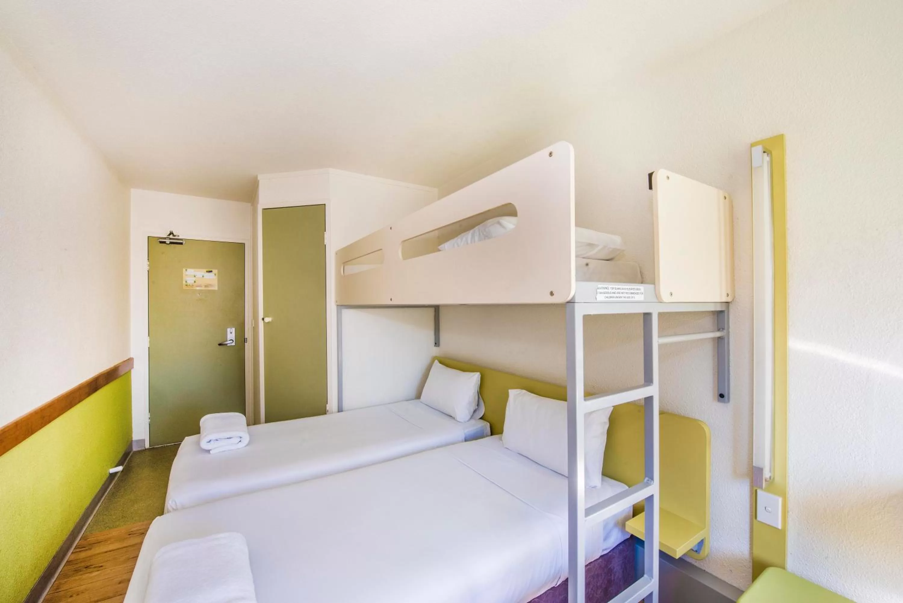 Bed in ibis Budget Canberra