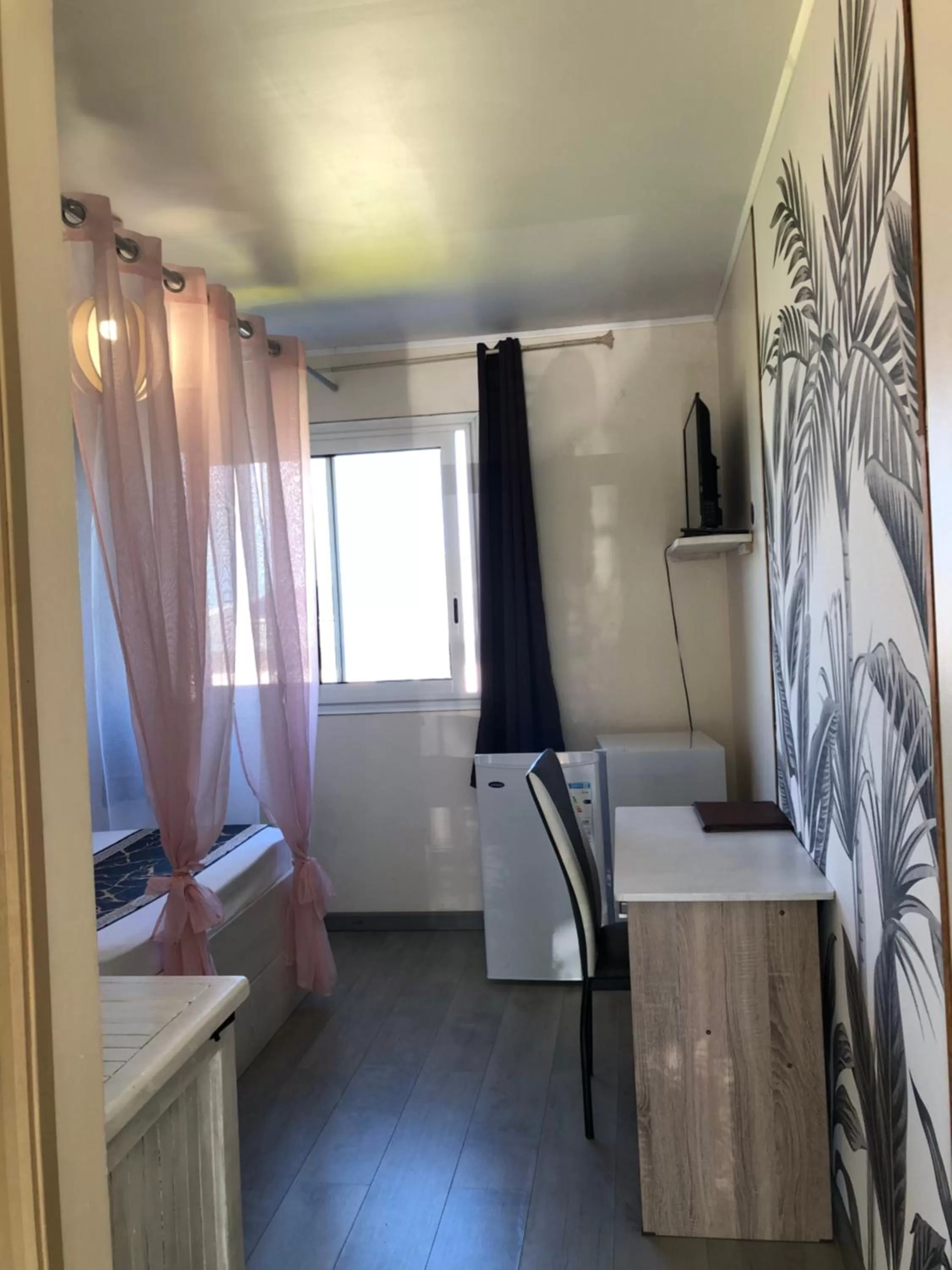 Kitchen/Kitchenette in Hôtel Le Soleil Couchant