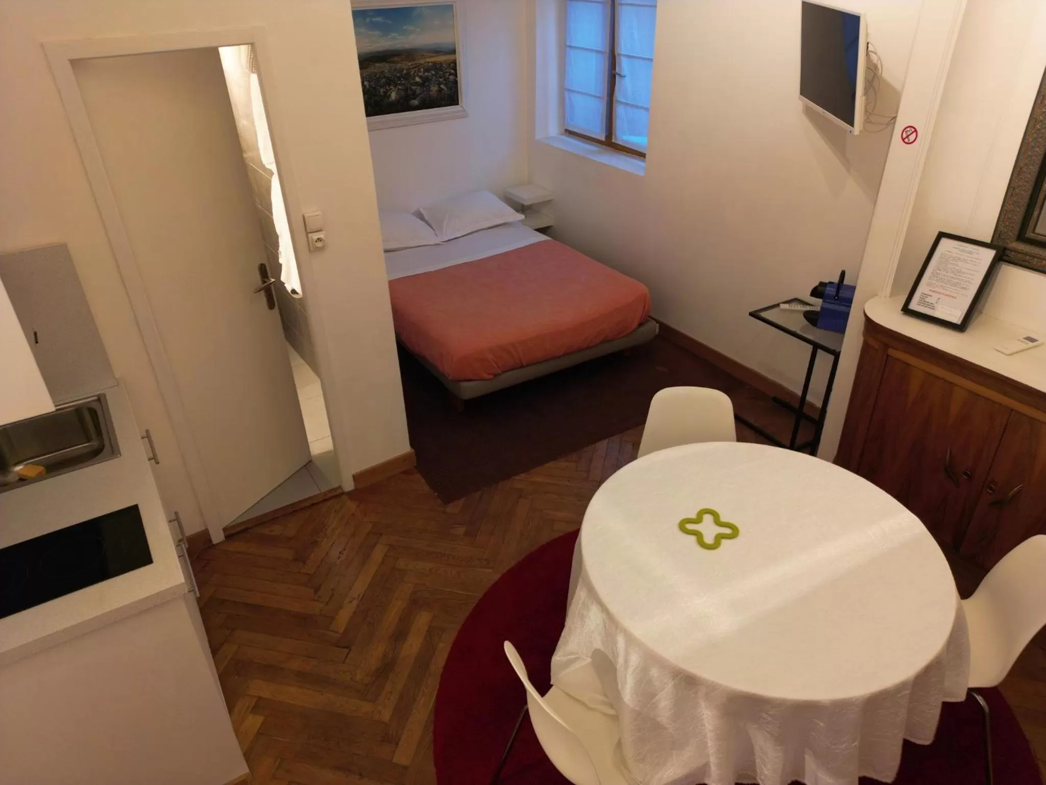 Bed in B&B "Clos Feuillat"