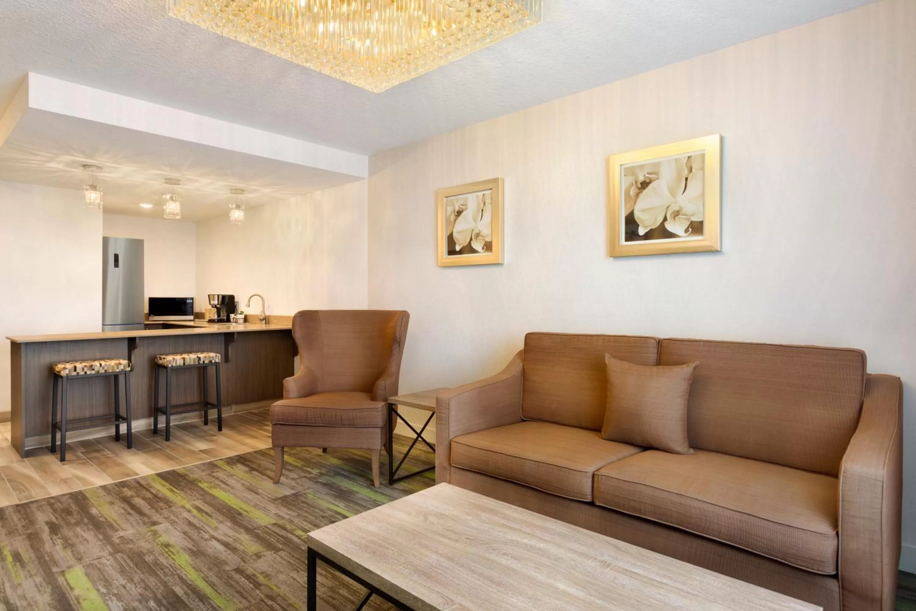 Coffee/tea facilities in Ramada by Wyndham St Paul AB