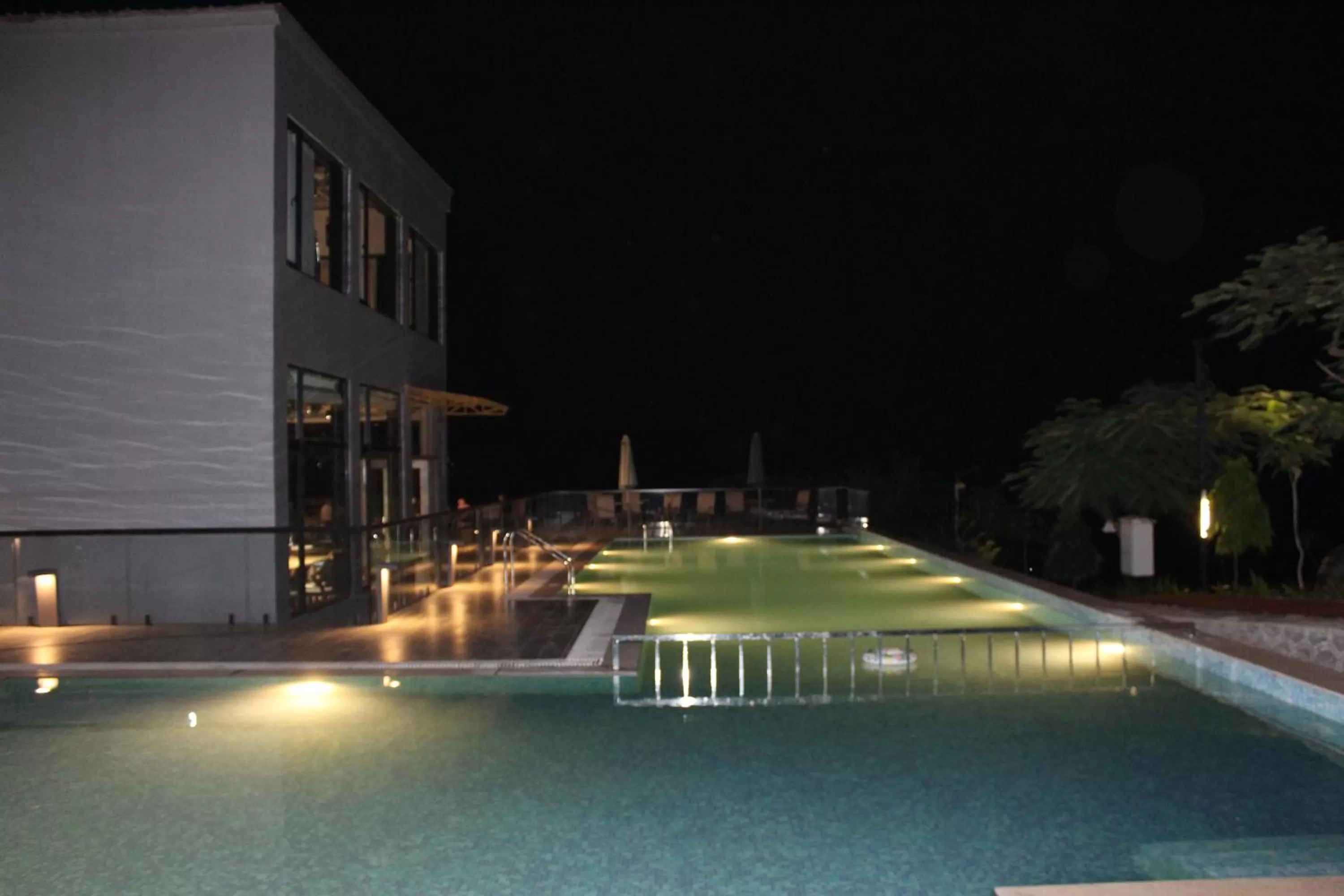 Swimming Pool in Paraiso Resort & Club