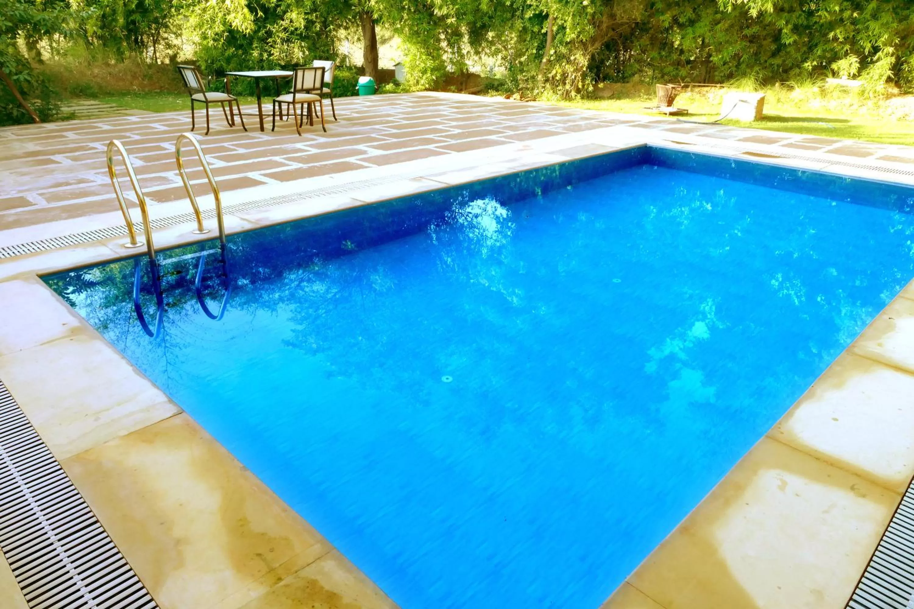 Swimming pool in Madho Bagh