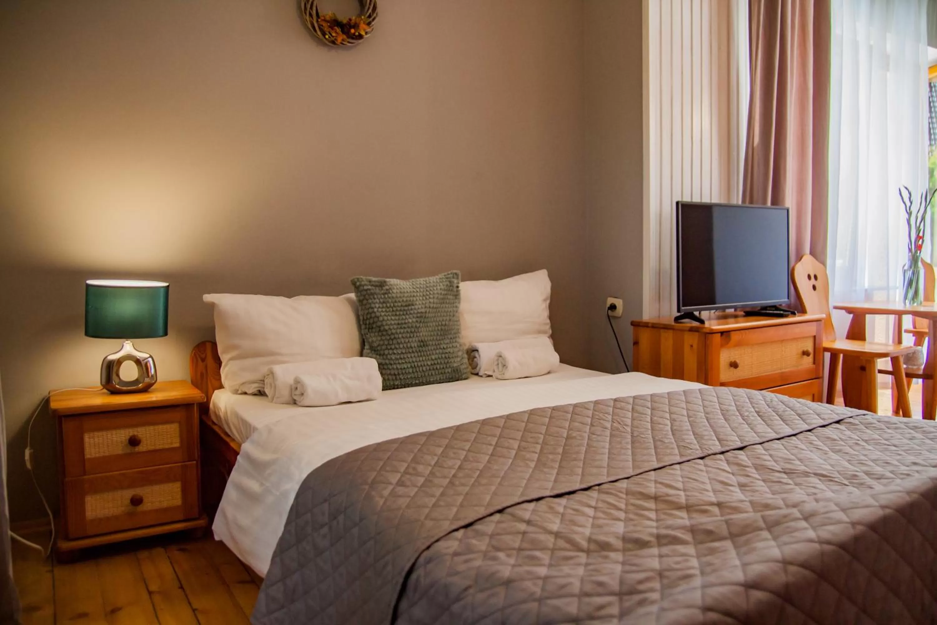 Bed in POKOJE GOŚCINNE WILCZNIK 12