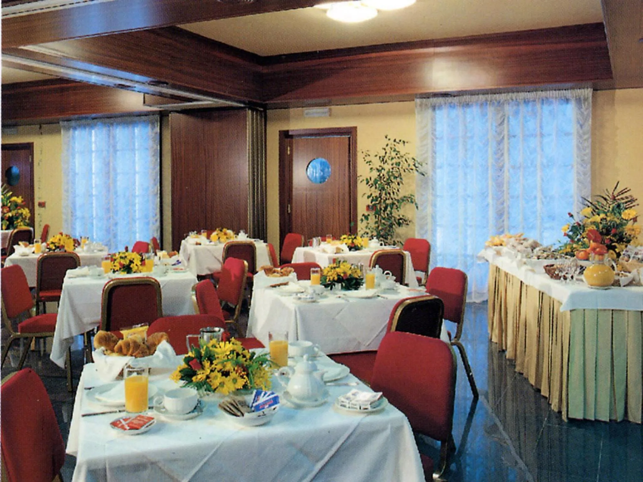 Buffet breakfast in Hotel & Residence Dei Duchi