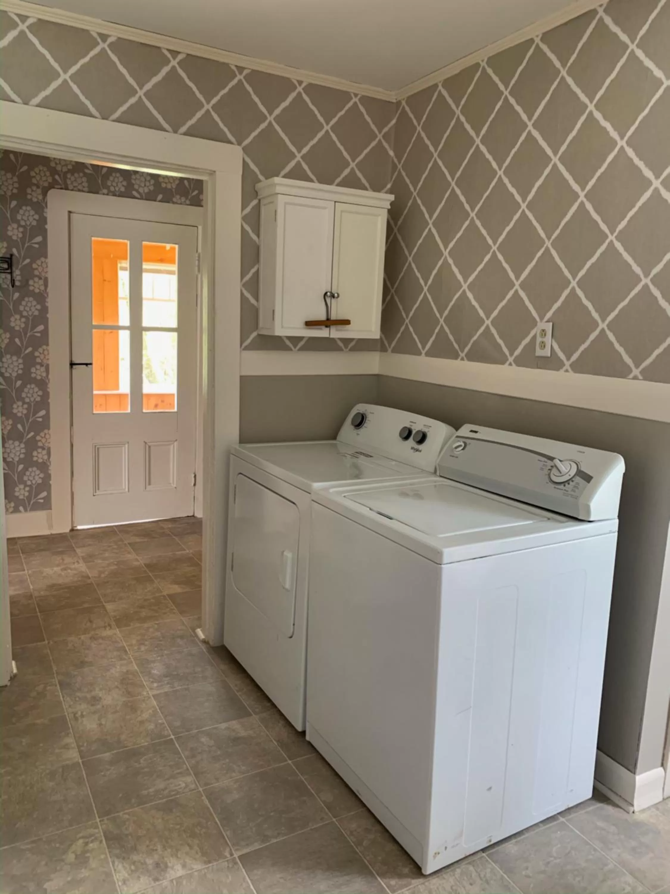 Alma Shore Lane Suites & Cottages