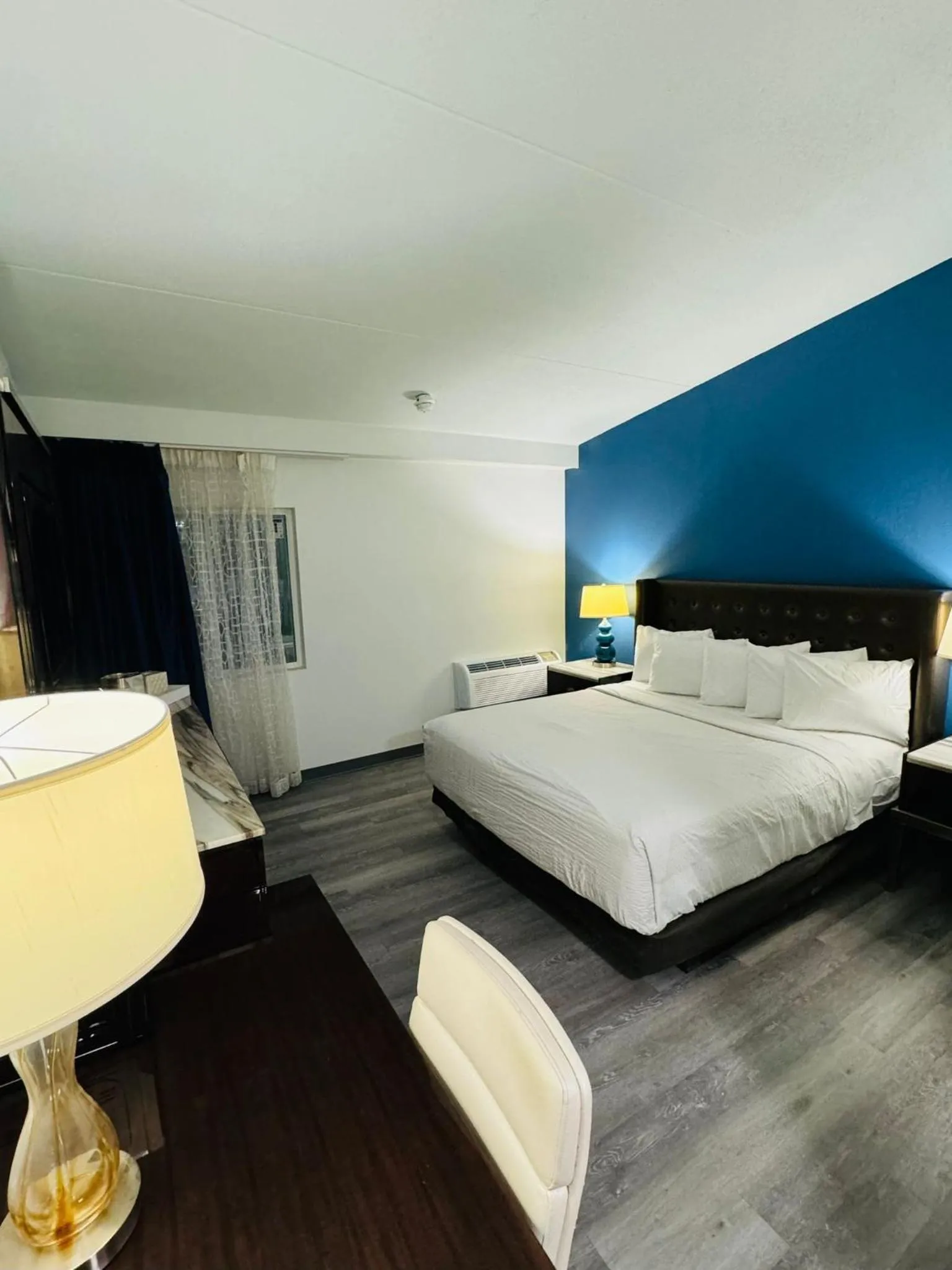 Bedroom, Bed in Inn at York