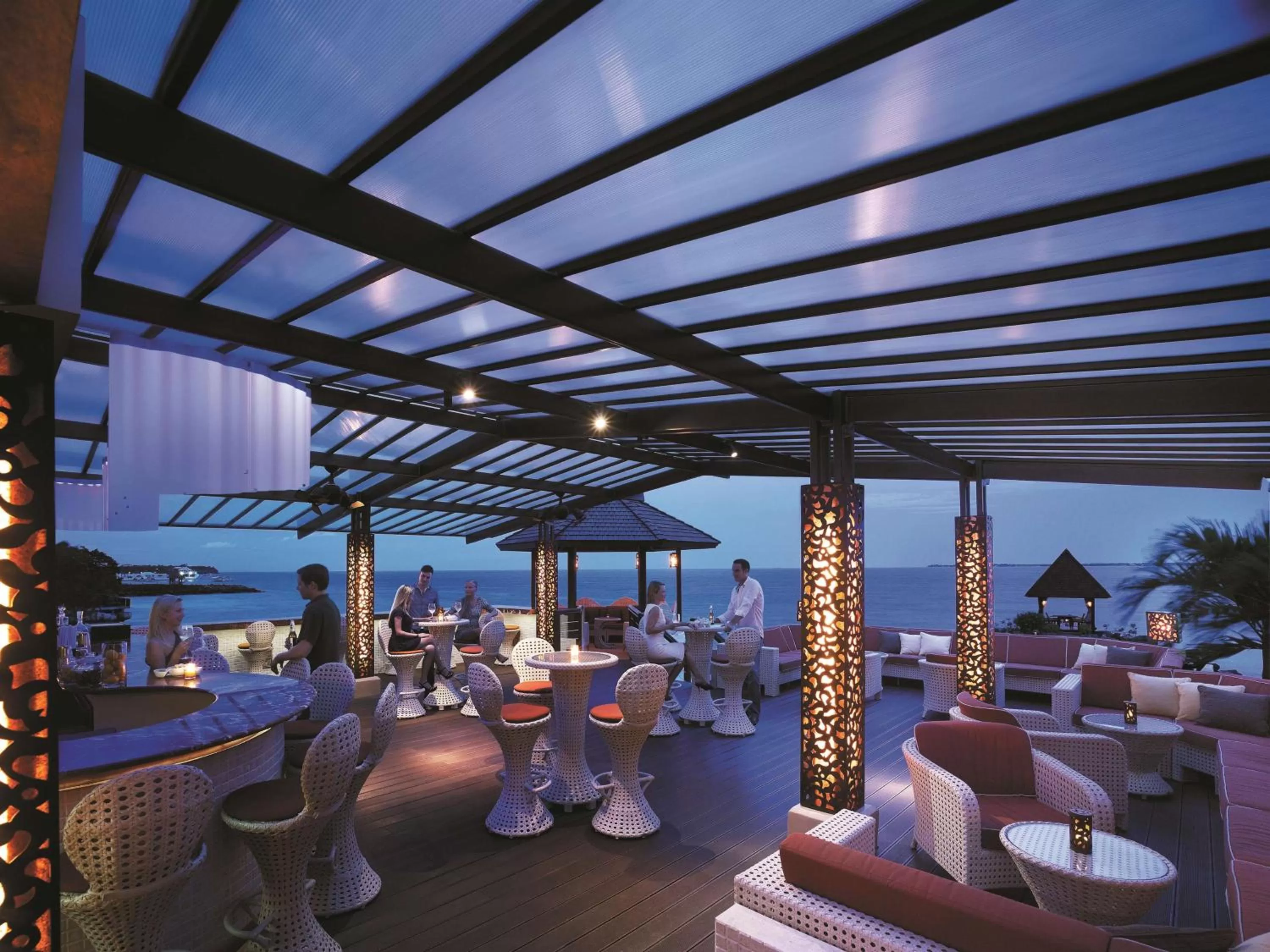 Lounge or bar in Shangri-La Mactan, Cebu