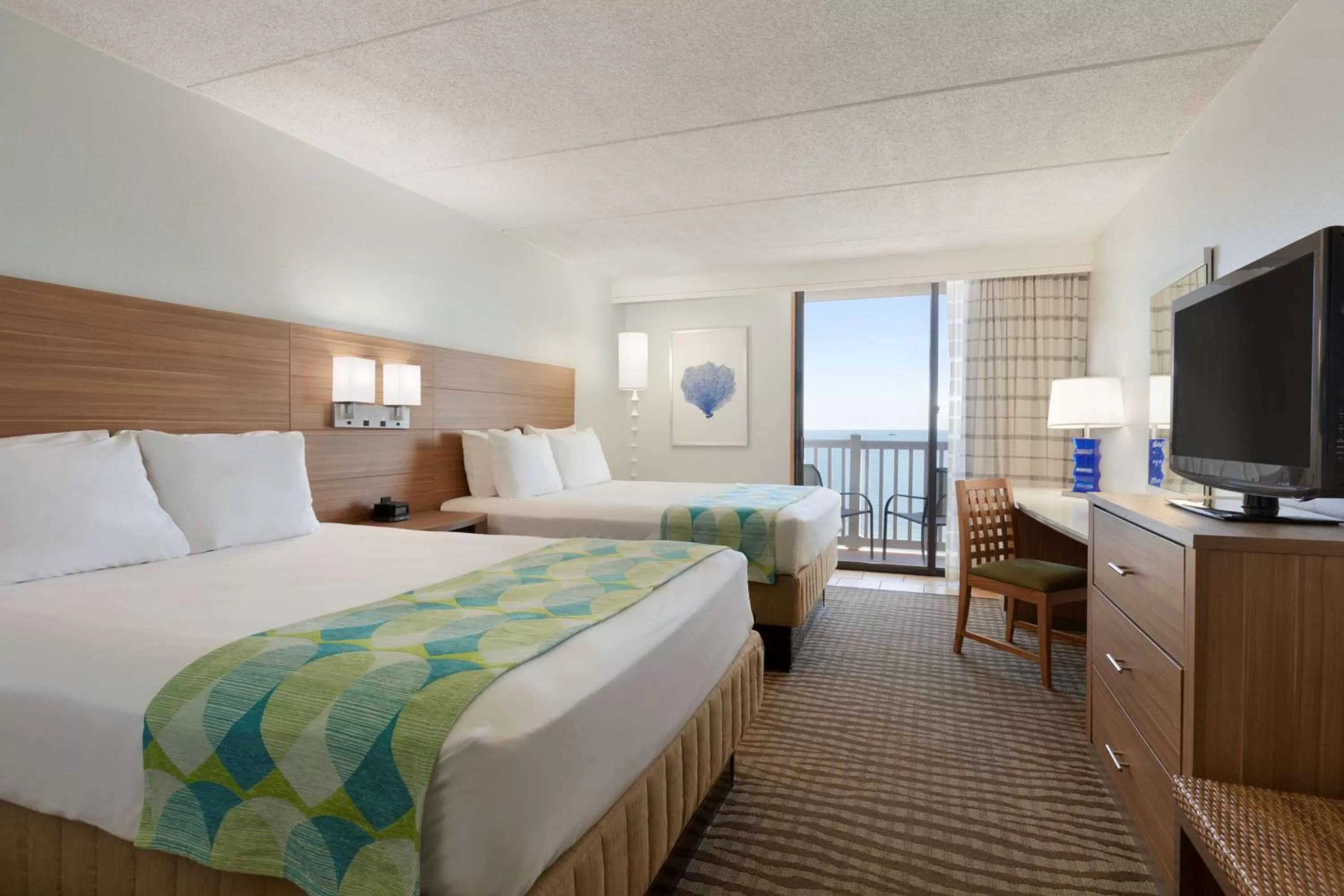 Balcony/Terrace, Bed in DoubleTree by Hilton Corpus Christi Beachfront