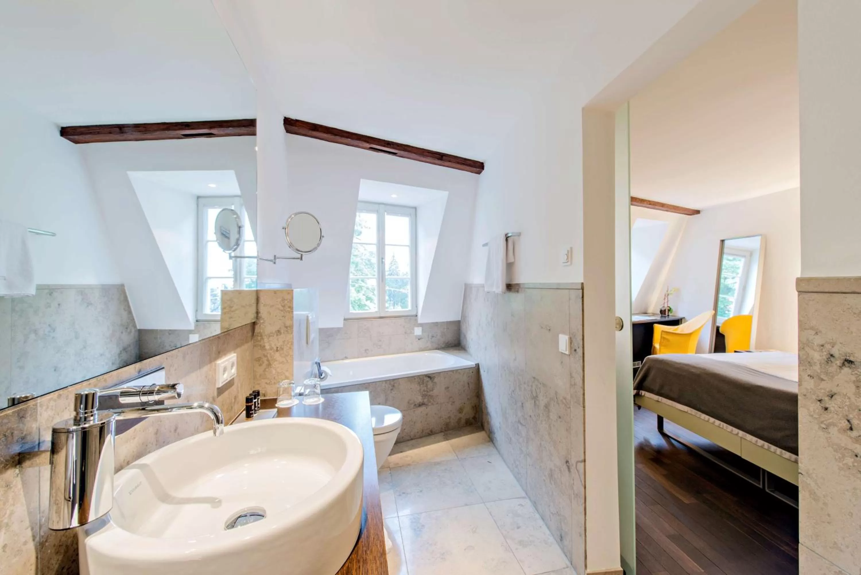 Bathroom, Bed in Arthotel Heidelberg