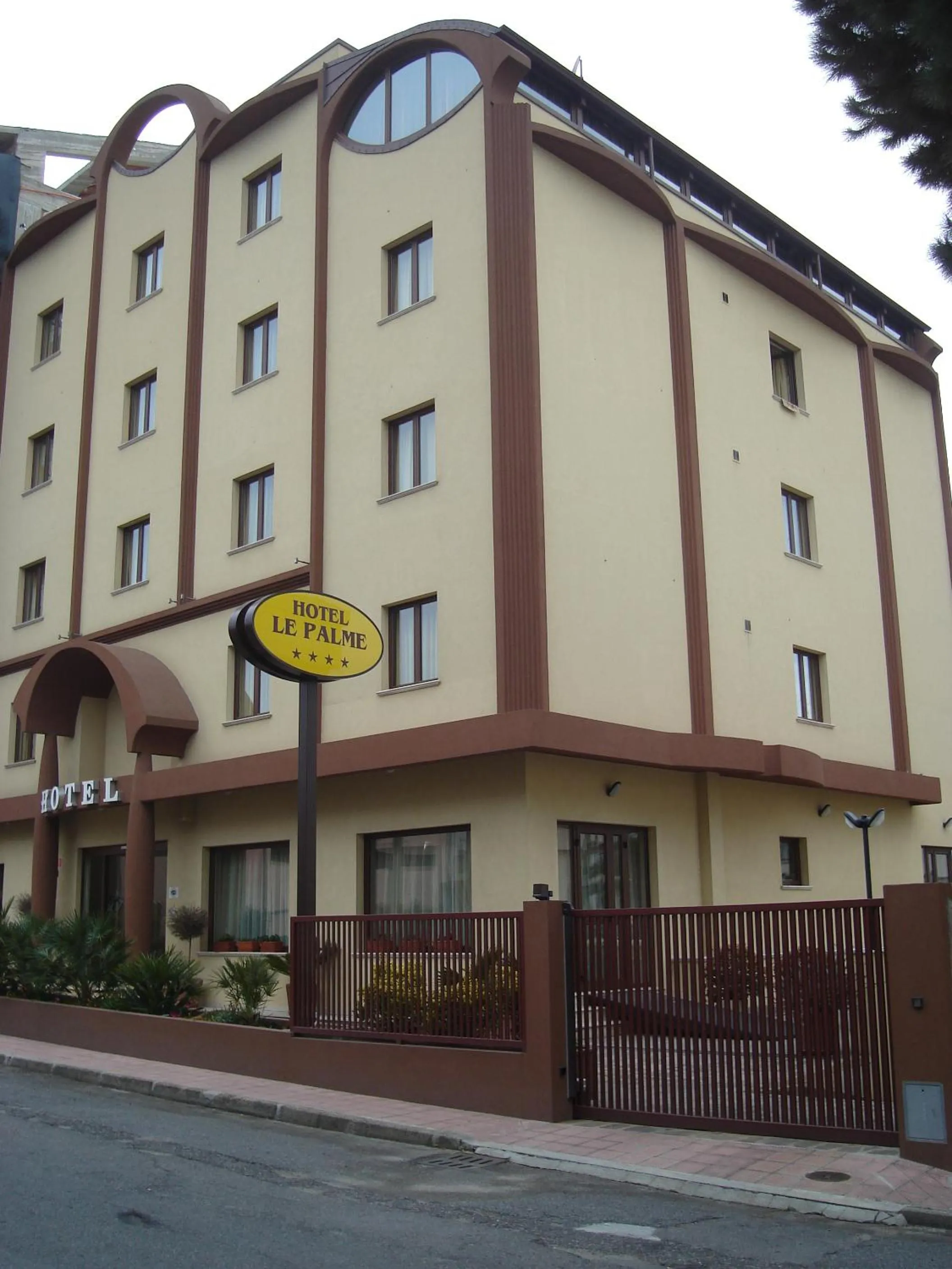 Property building in Hotel Le Palme