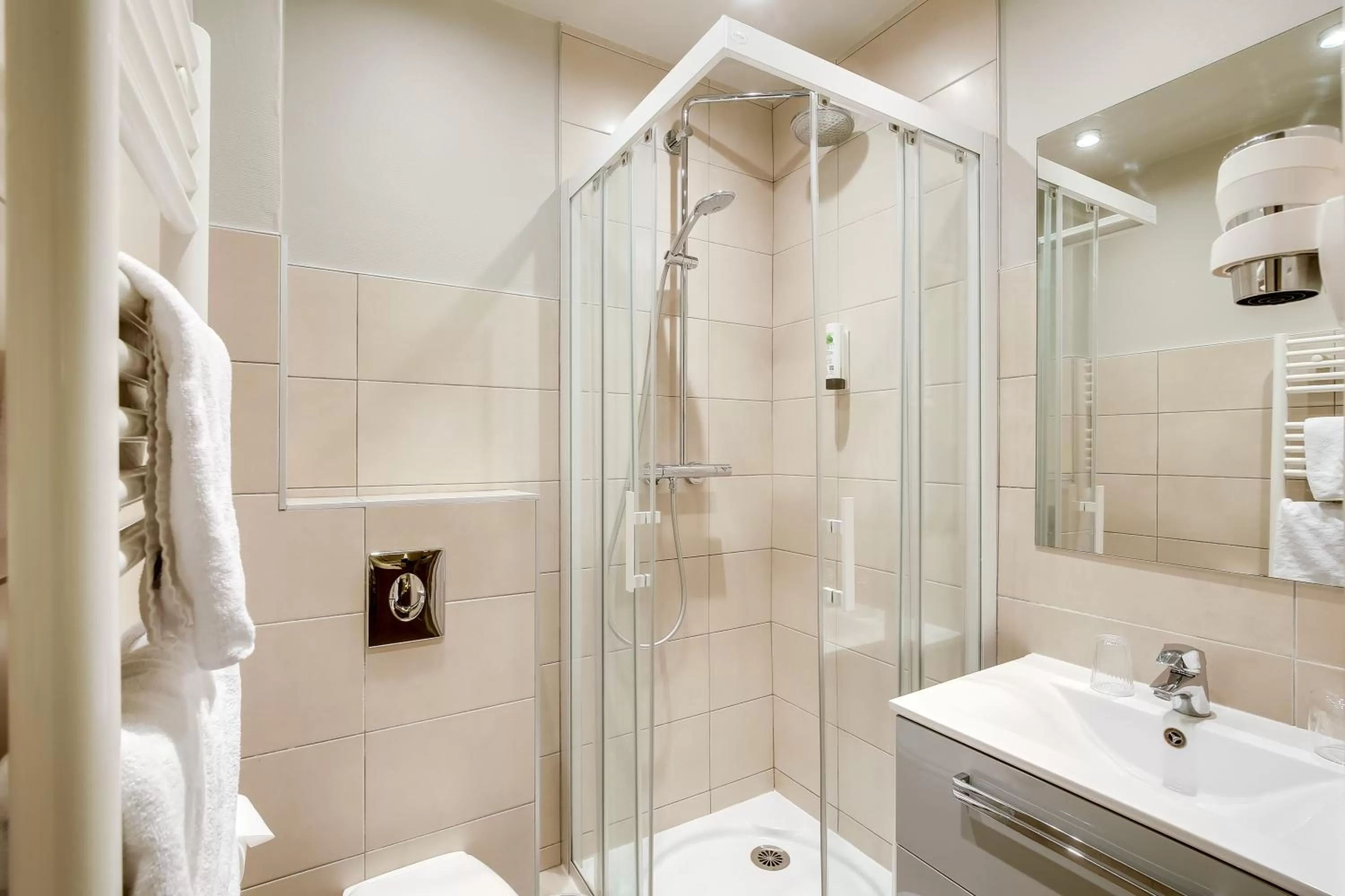 Property building in Logis Hôtel Marguerite