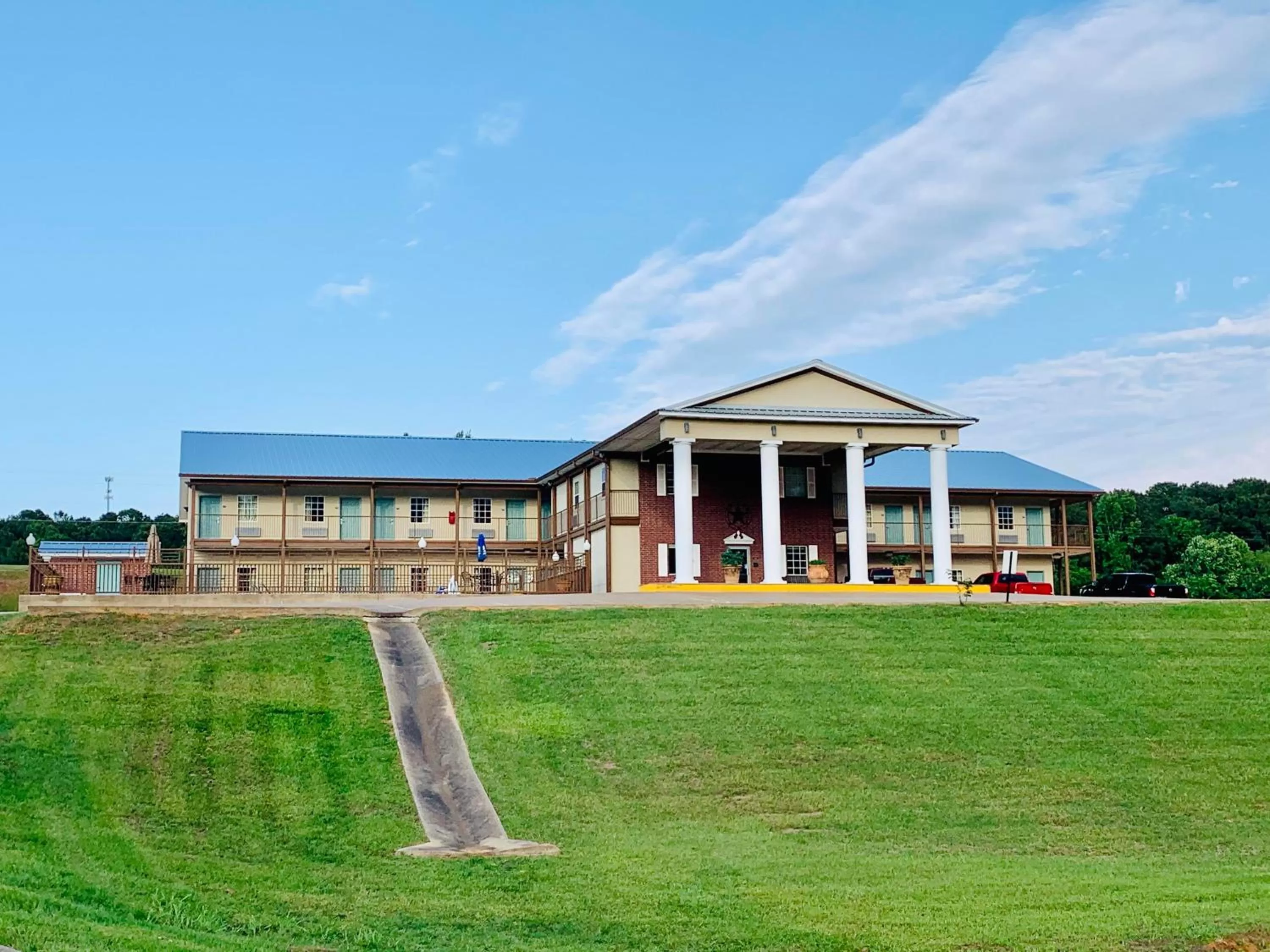 Property building in Weston Inn & Suites